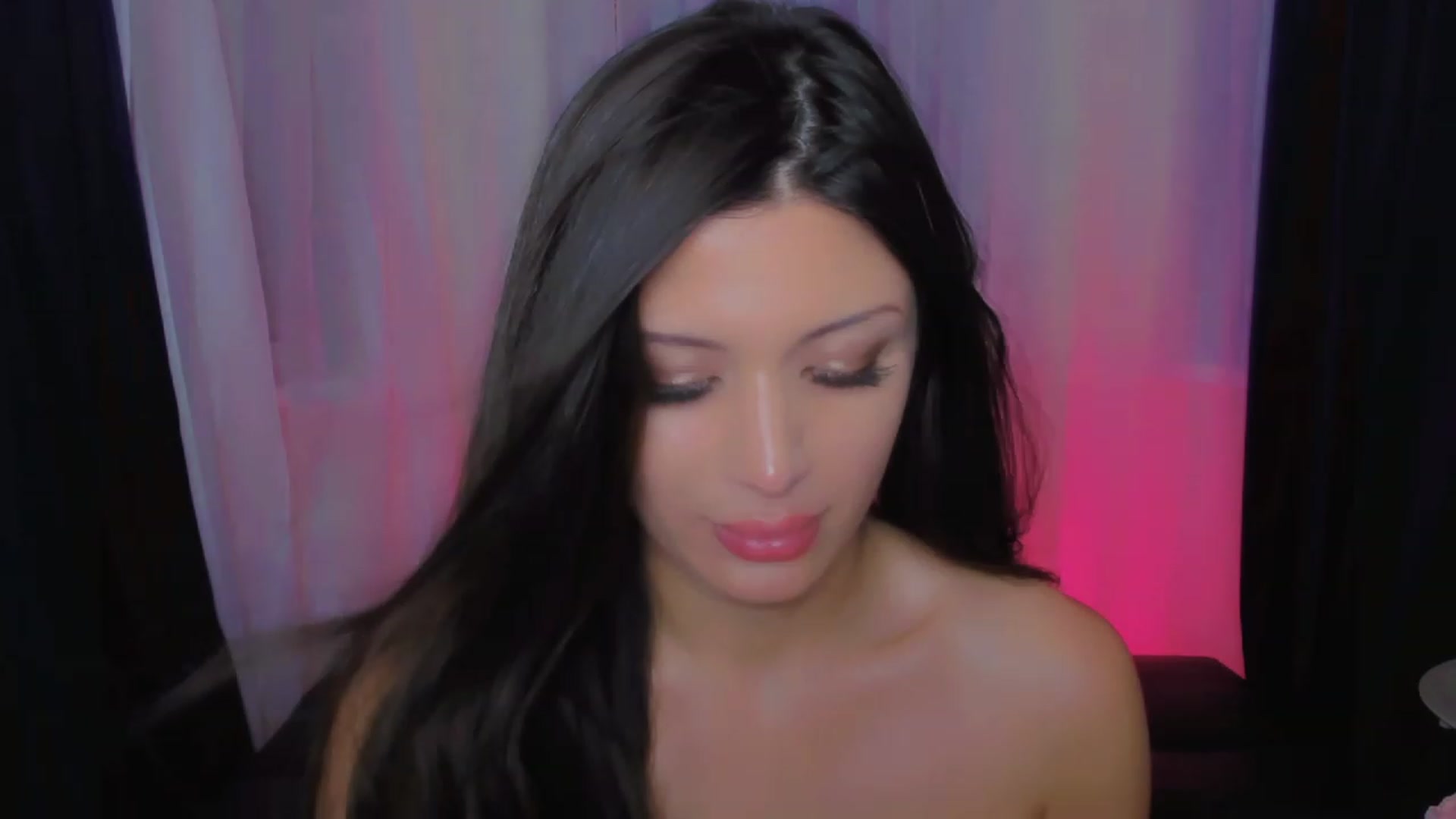 Gallery image thumbnail from Angel_on_Duty's myfreecams stream on, 07/21/2023, 02:36 image 16 of 20