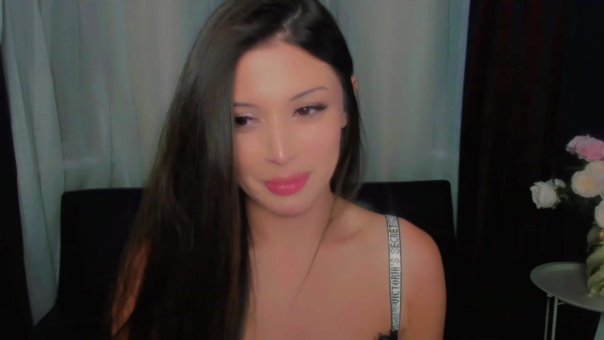 Gallery image thumbnail from Angel_on_Duty's myfreecams stream on, 07/28/2023, 19:29 image 7 of 20
