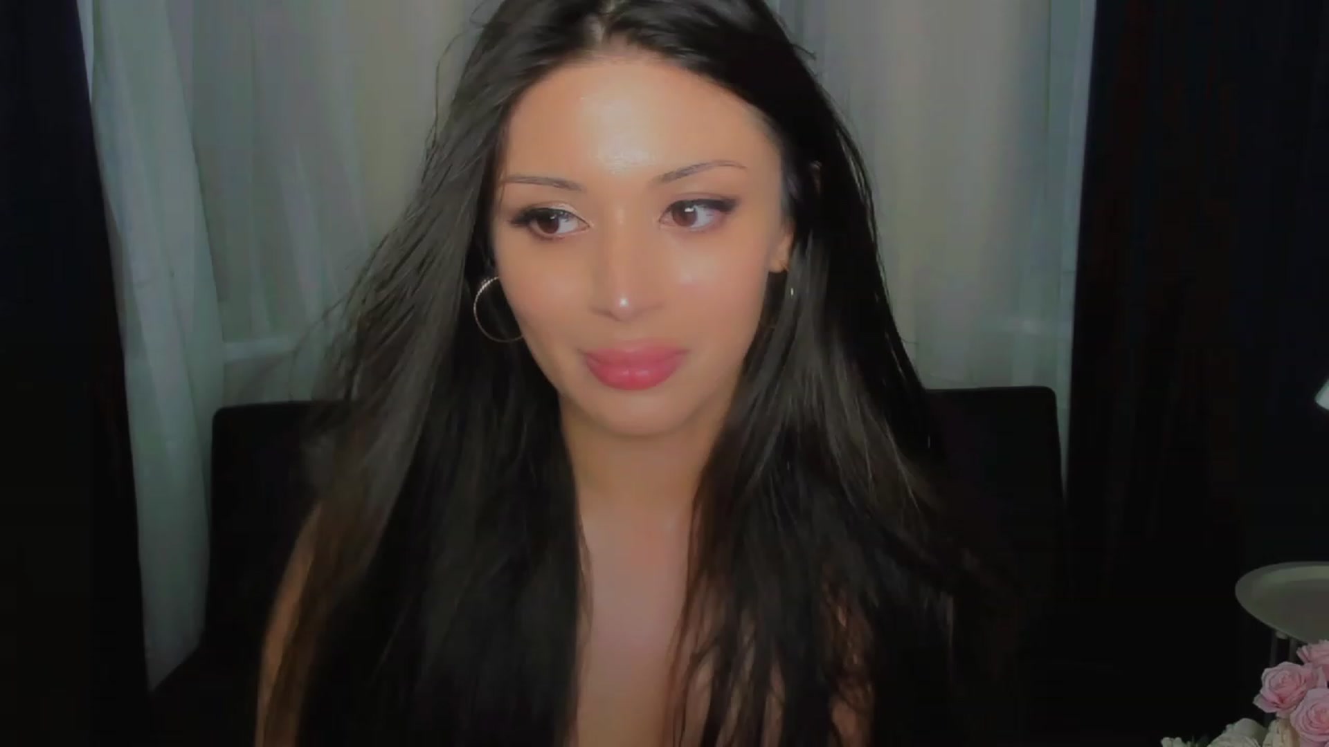 Gallery image thumbnail from Angel_on_Duty's myfreecams stream on, 08/04/2023, 21:48 image 12 of 20