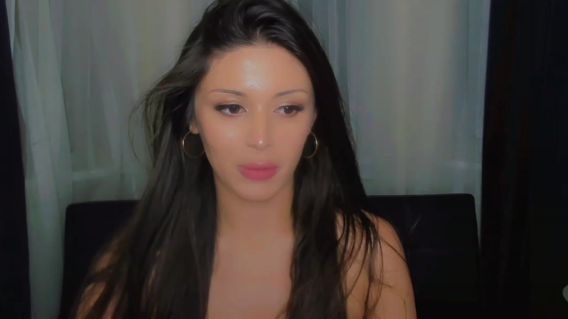 Gallery image thumbnail from Angel_on_Duty's myfreecams stream on, 08/04/2023, 23:34 image 18 of 20