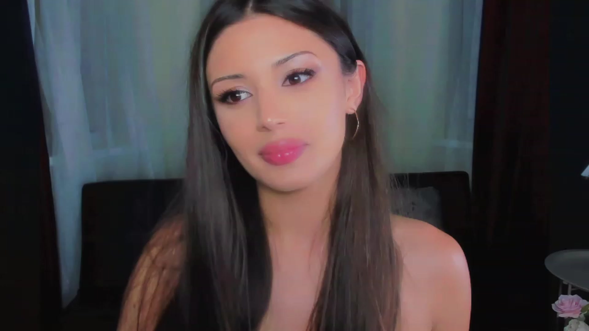 Gallery image thumbnail from Angel_on_Duty's myfreecams stream on, 08/08/2023, 20:44 image 13 of 20