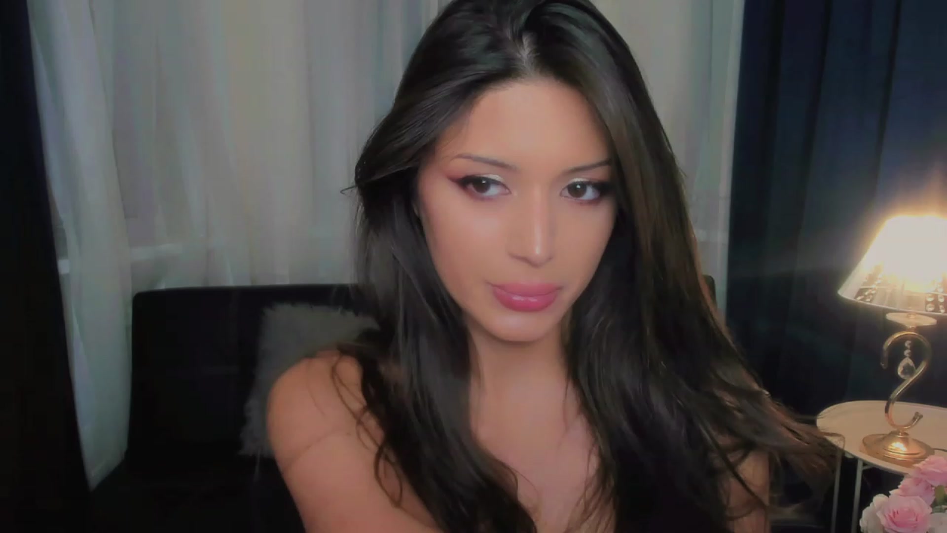 Gallery image thumbnail from Angel_on_Duty's myfreecams stream on, 08/12/2023, 02:06 image 10 of 20