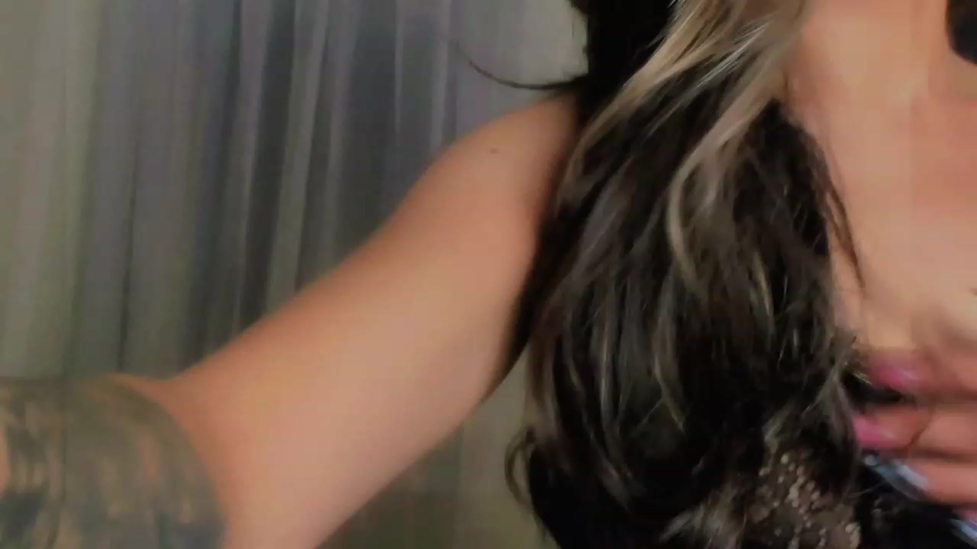 Gallery image thumbnail from Angel_on_Duty's myfreecams stream on, 08/15/2023, 21:24 image 9 of 20
