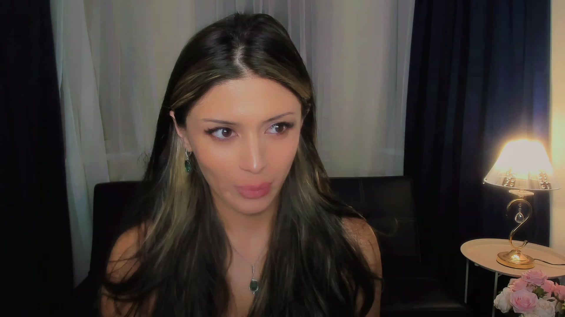 Gallery image thumbnail from Angel_on_Duty's myfreecams stream on, 08/18/2023, 24:03 image 7 of 20