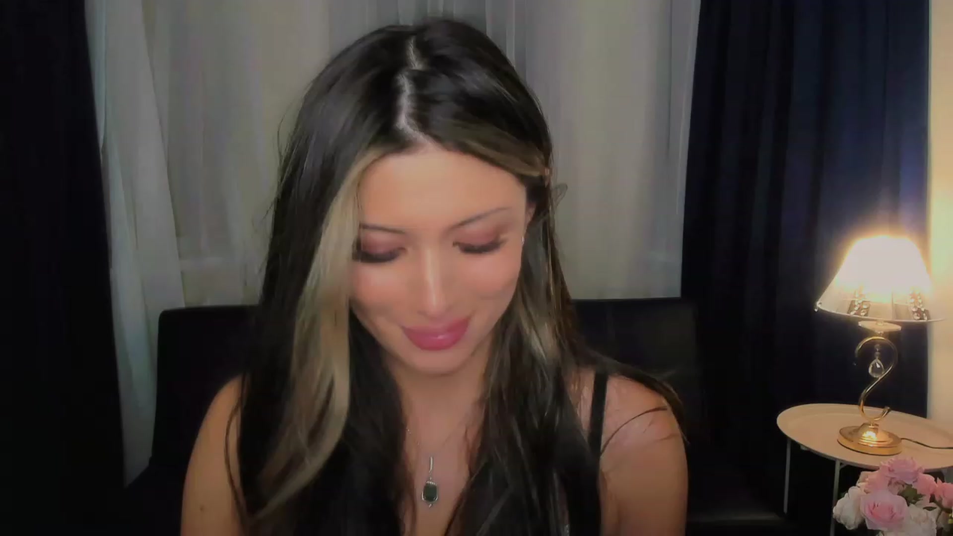 Gallery image thumbnail from Angel_on_Duty's myfreecams stream on, 08/18/2023, 24:03 image 16 of 20