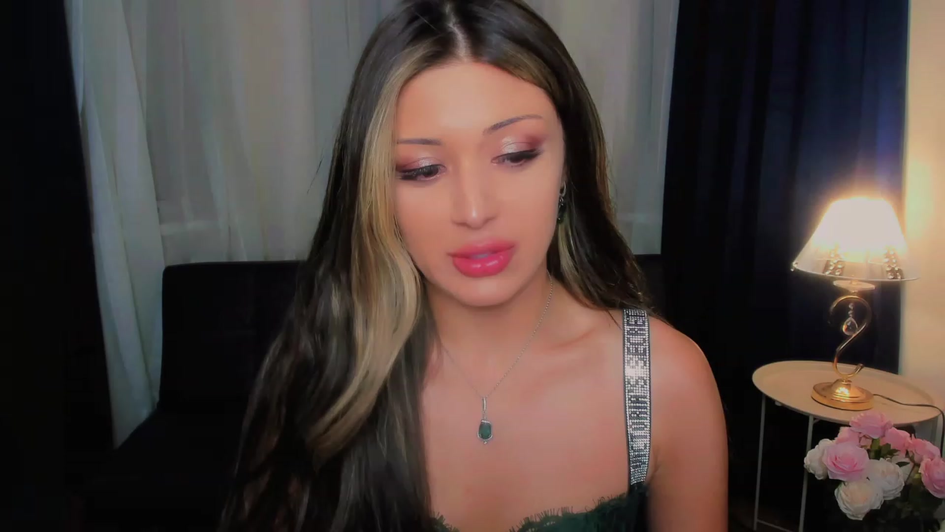 Gallery image thumbnail from Angel_on_Duty's myfreecams stream on, 08/18/2023, 21:40 image 2 of 20