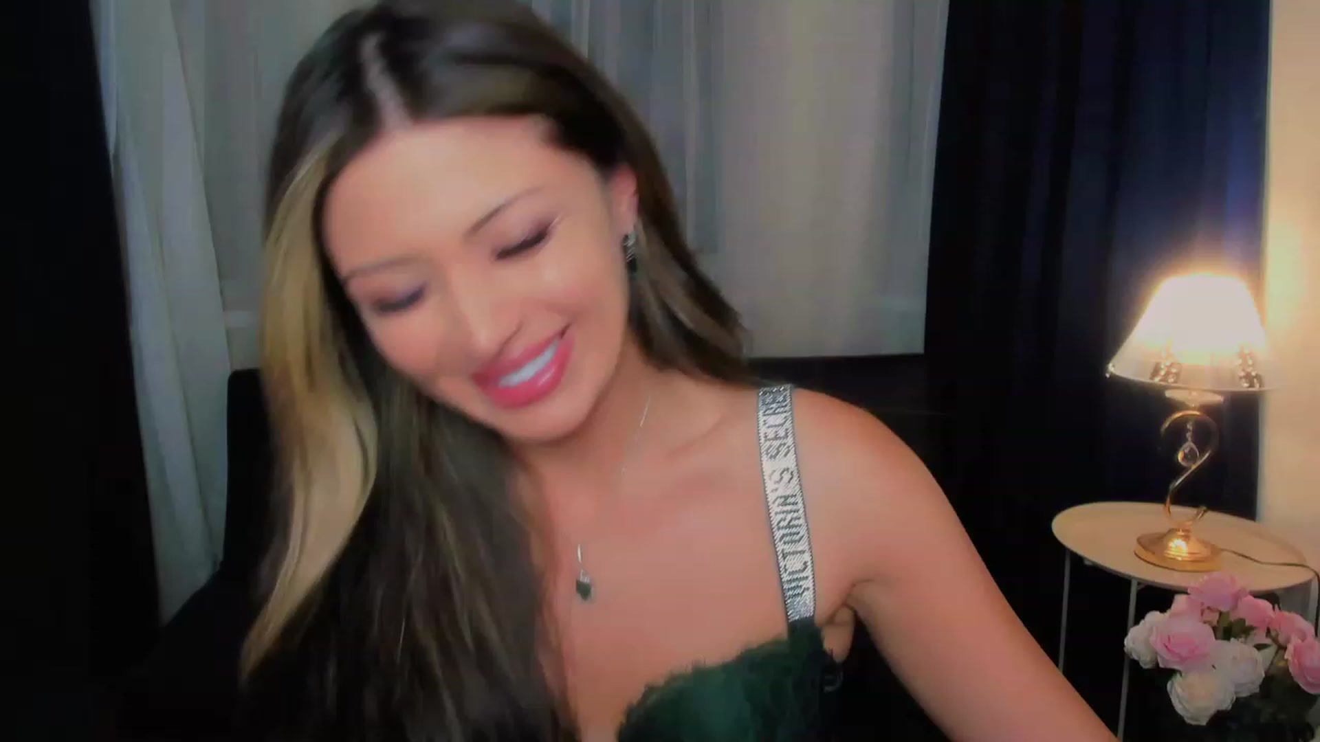 Gallery image thumbnail from Angel_on_Duty's myfreecams stream on, 08/18/2023, 21:40 image 3 of 20