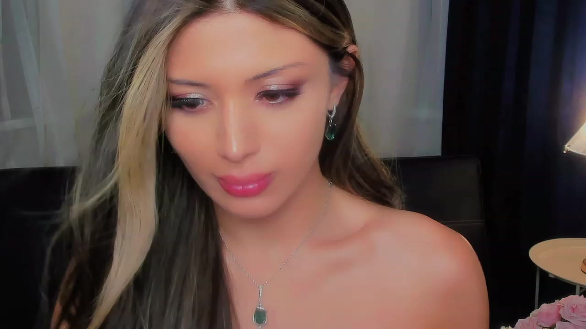 Gallery image thumbnail from Angel_on_Duty's myfreecams stream on, 08/18/2023, 23:45 image 13 of 20