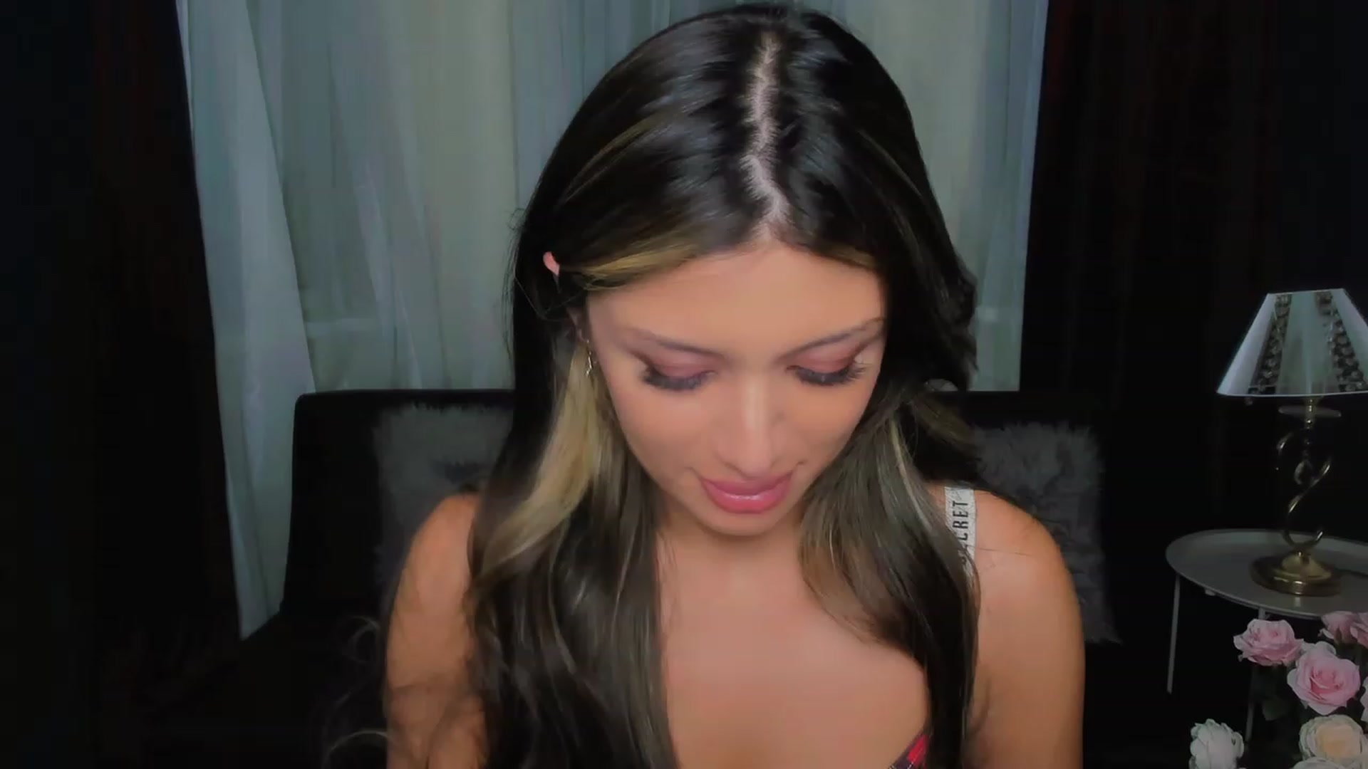 Gallery image thumbnail from Angel_on_Duty's myfreecams stream on, 08/20/2023, 19:36 image 9 of 20