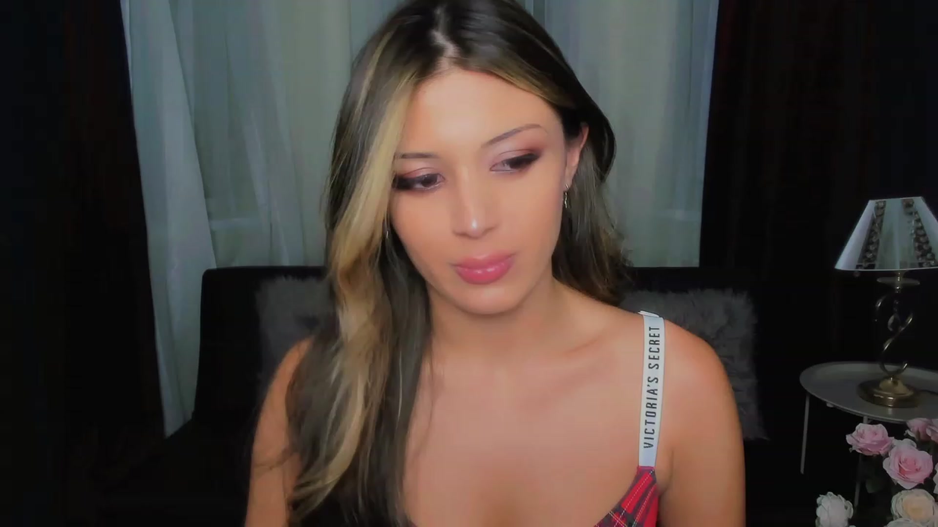 Gallery image thumbnail from Angel_on_Duty's myfreecams stream on, 08/20/2023, 19:36 image 5 of 20