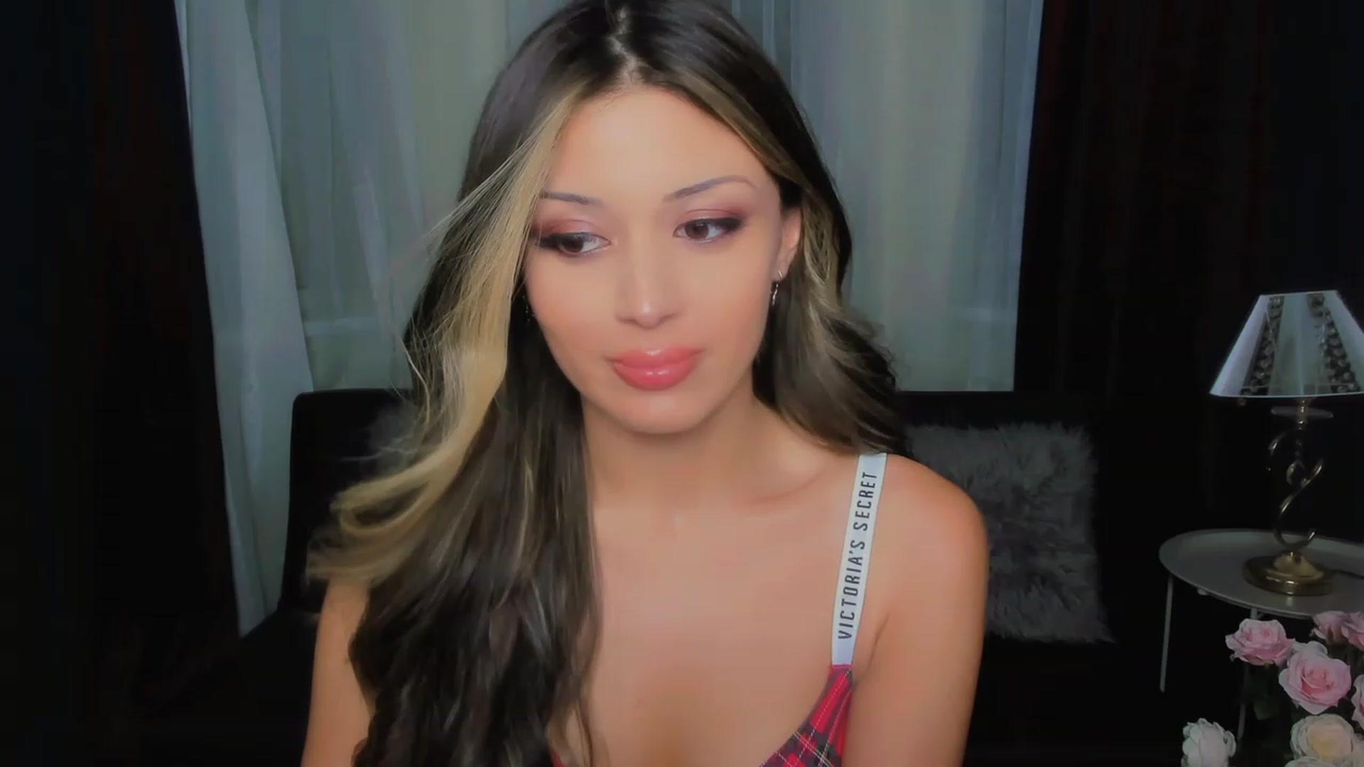 Gallery image thumbnail from Angel_on_Duty's myfreecams stream on, 08/20/2023, 22:51 image 19 of 20