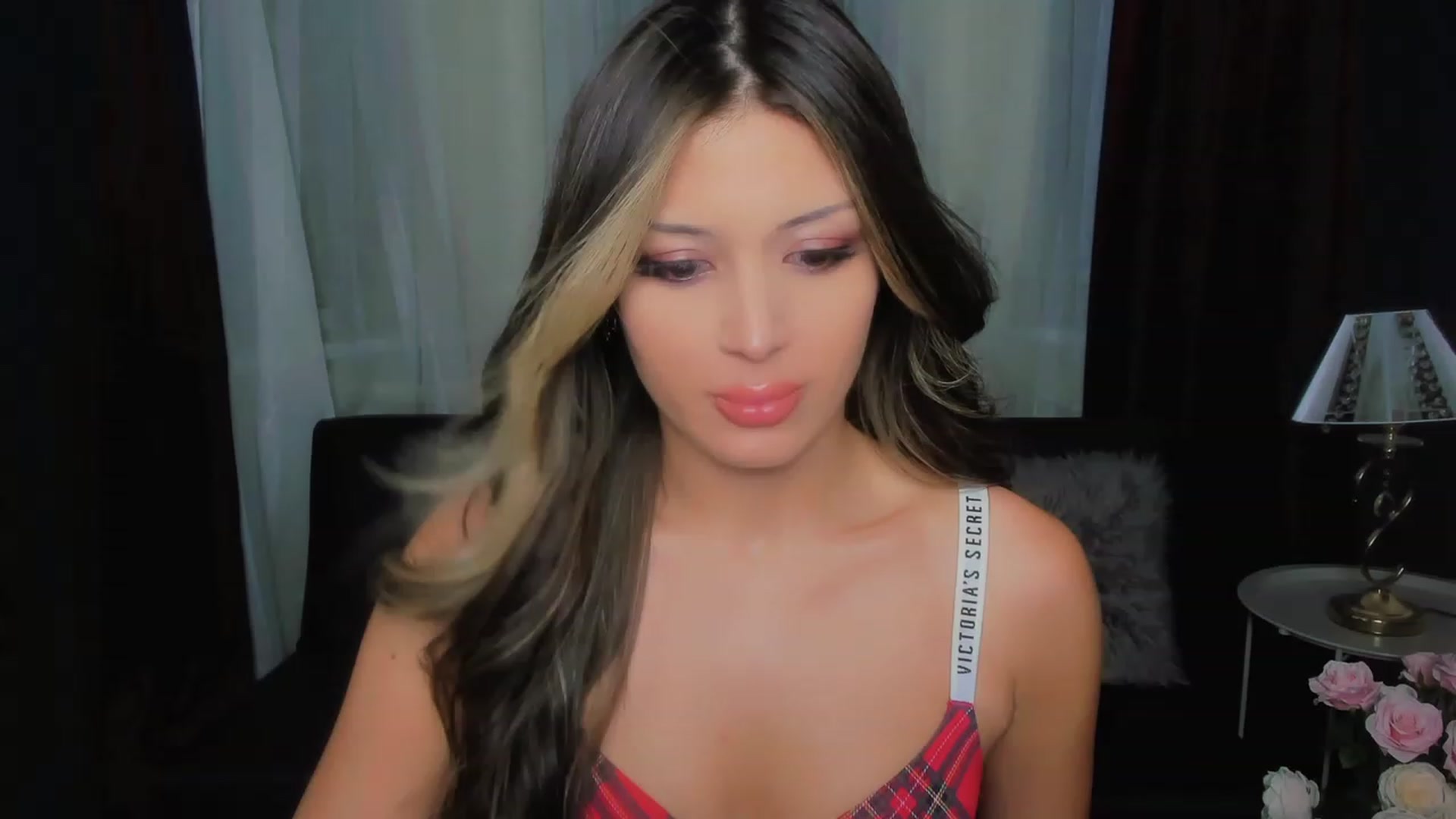 Gallery image thumbnail from Angel_on_Duty's myfreecams stream on, 08/20/2023, 22:51 image 11 of 20