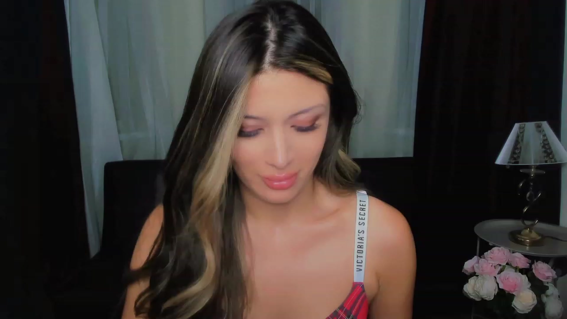 Gallery image thumbnail from Angel_on_Duty's myfreecams stream on, 08/20/2023, 23:58 image 5 of 20