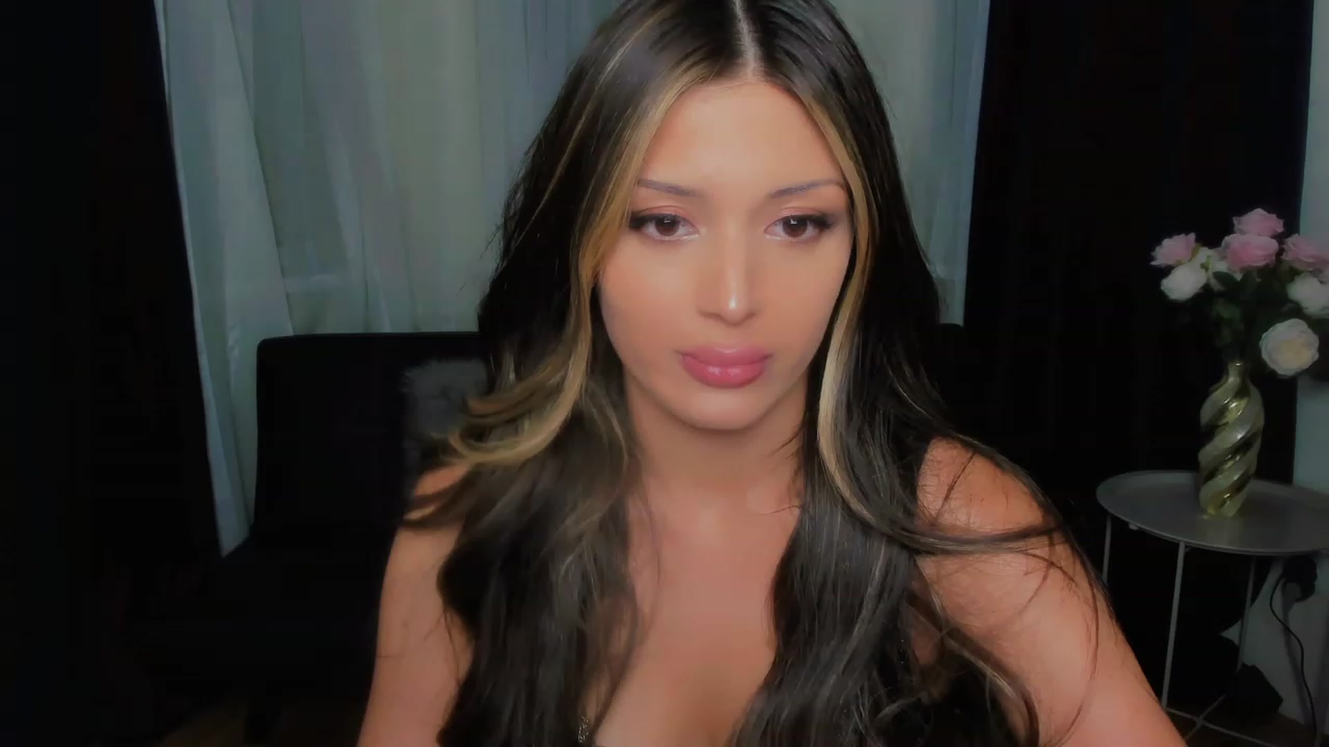Gallery image thumbnail from Angel_on_Duty's myfreecams stream on, 08/21/2023, 21:05 image 4 of 20