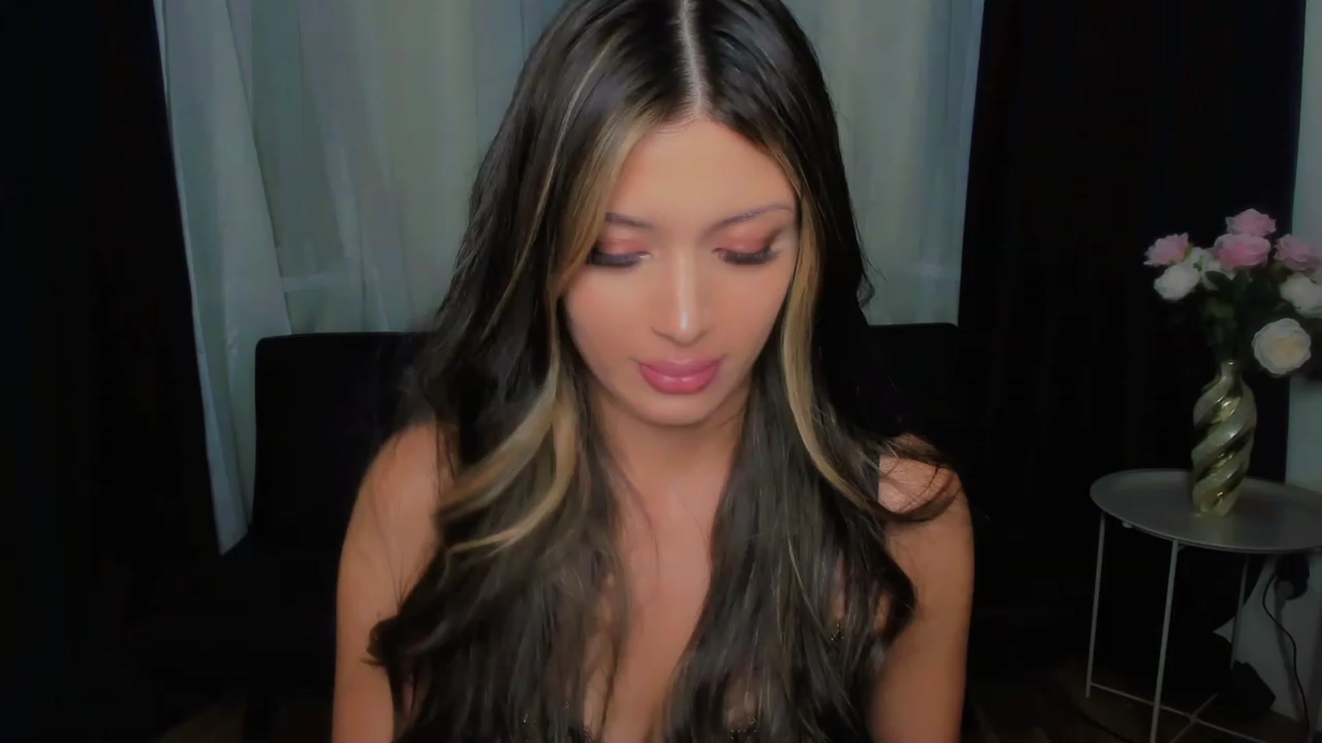 Gallery image thumbnail from Angel_on_Duty's myfreecams stream on, 08/21/2023, 21:05 image 13 of 20