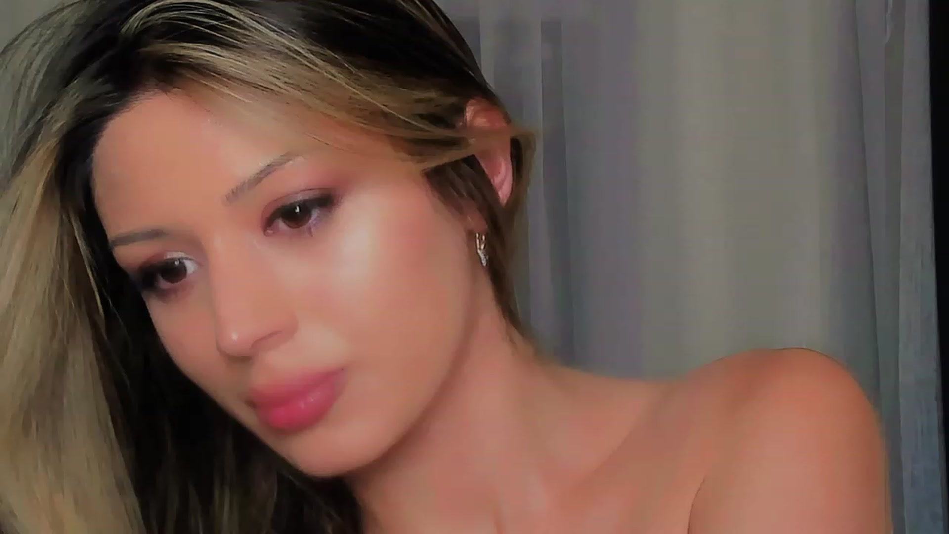 Gallery image thumbnail from Angel_on_Duty's myfreecams stream on, 08/24/2023, 21:31 image 13 of 20
