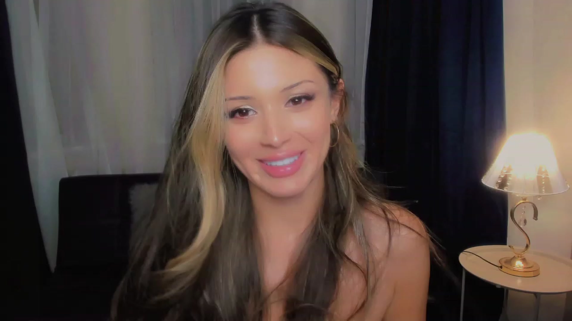 Gallery image thumbnail from Angel_on_Duty's myfreecams stream on, 08/27/2023, 24:40 image 13 of 20
