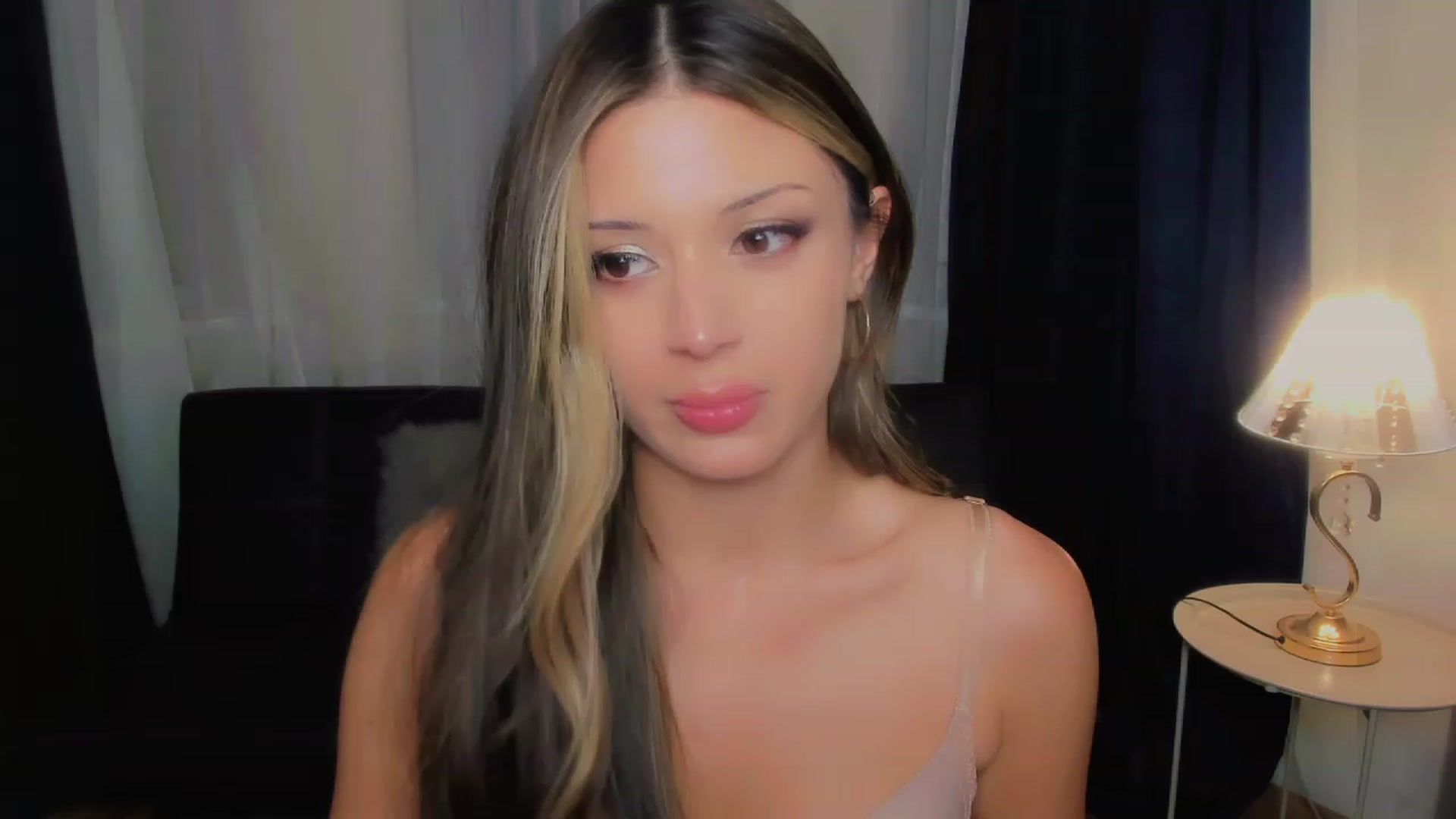 Gallery image thumbnail from Angel_on_Duty's myfreecams stream on, 08/27/2023, 02:52 image 18 of 20