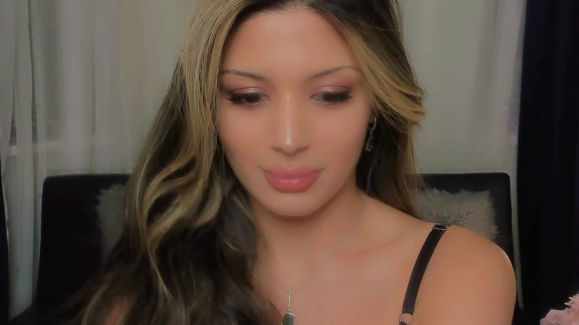 Gallery image thumbnail from Angel_on_Duty's myfreecams stream on, 09/08/2023, 22:54 image 6 of 20