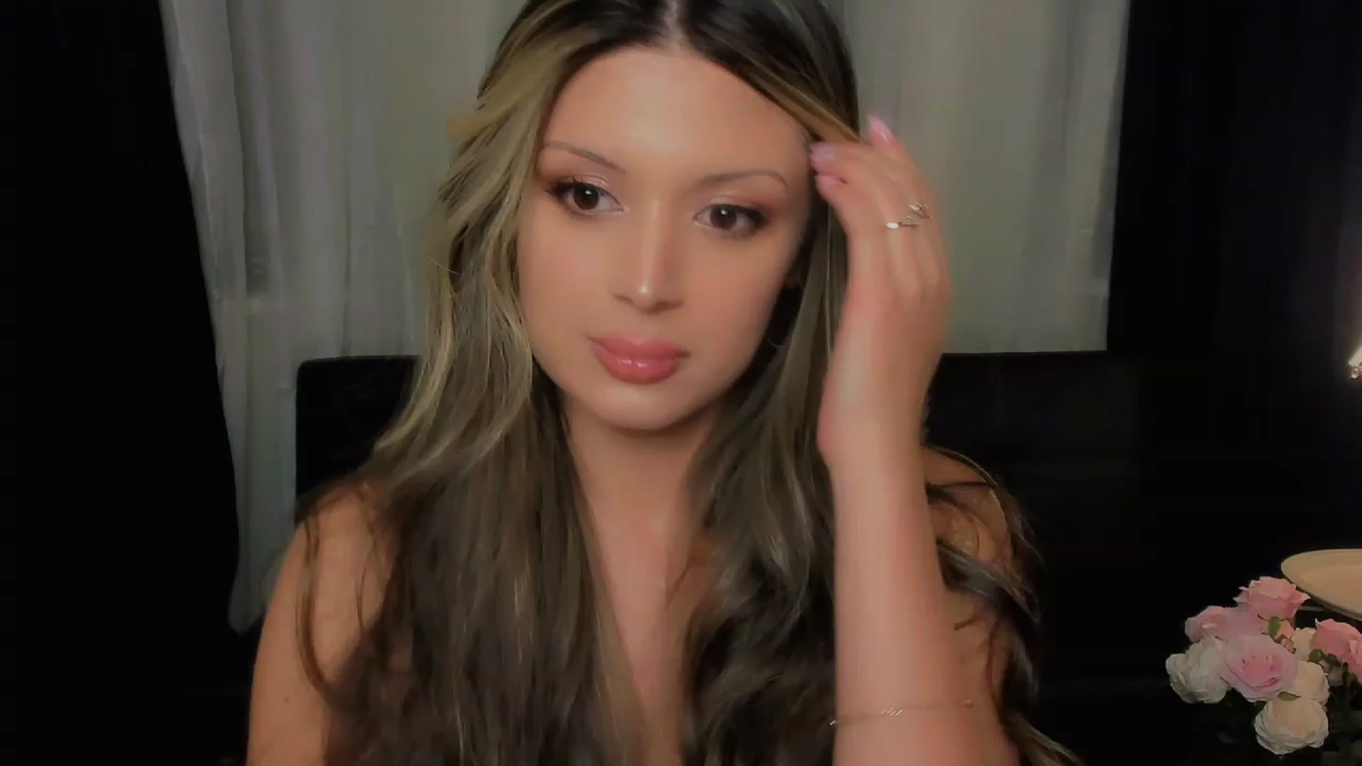 Gallery image thumbnail from Angel_on_Duty's myfreecams stream on, 09/12/2023, 21:33 image 16 of 20