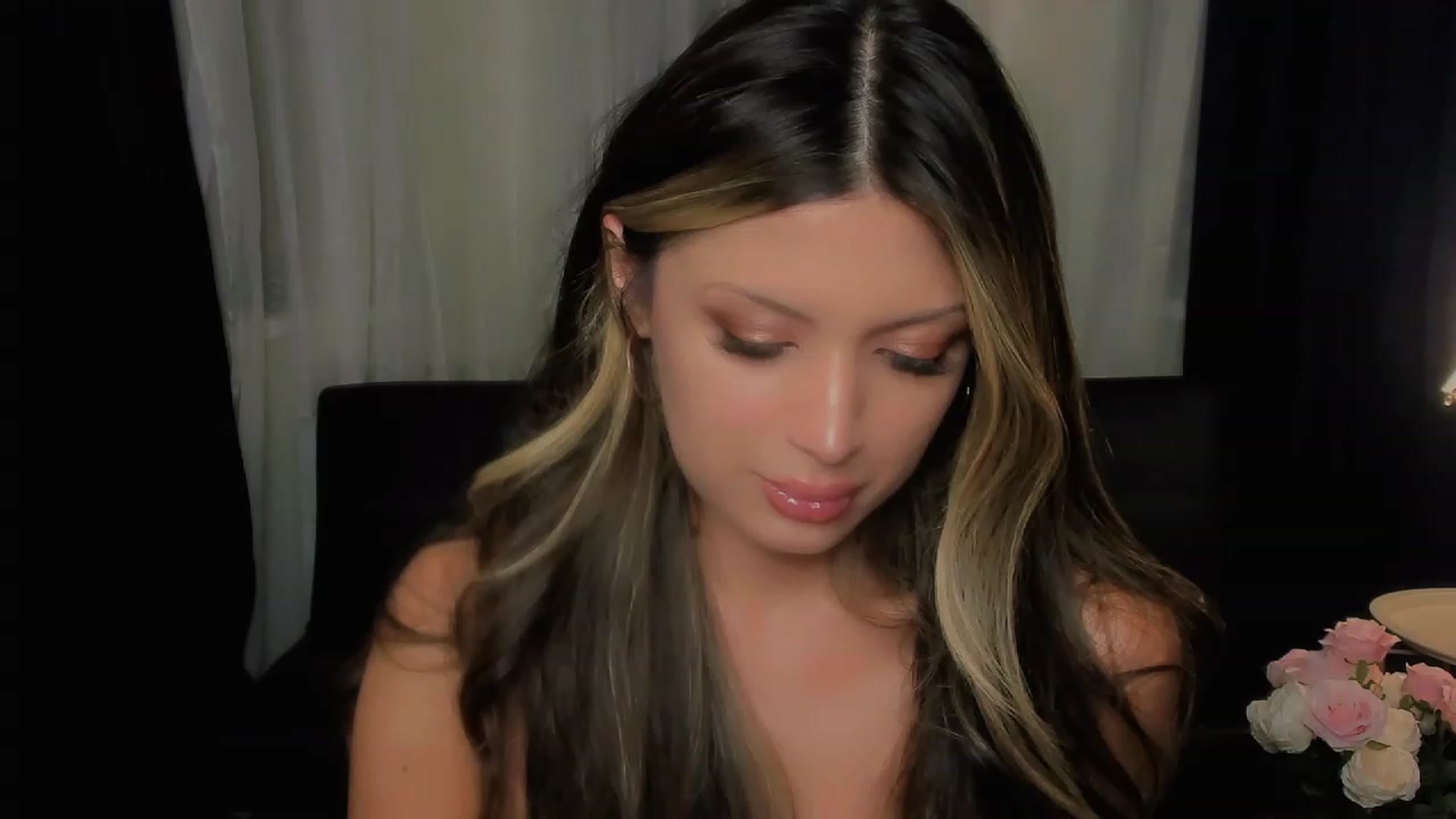 Gallery image thumbnail from Angel_on_Duty's myfreecams stream on, 09/12/2023, 21:33 image 19 of 20