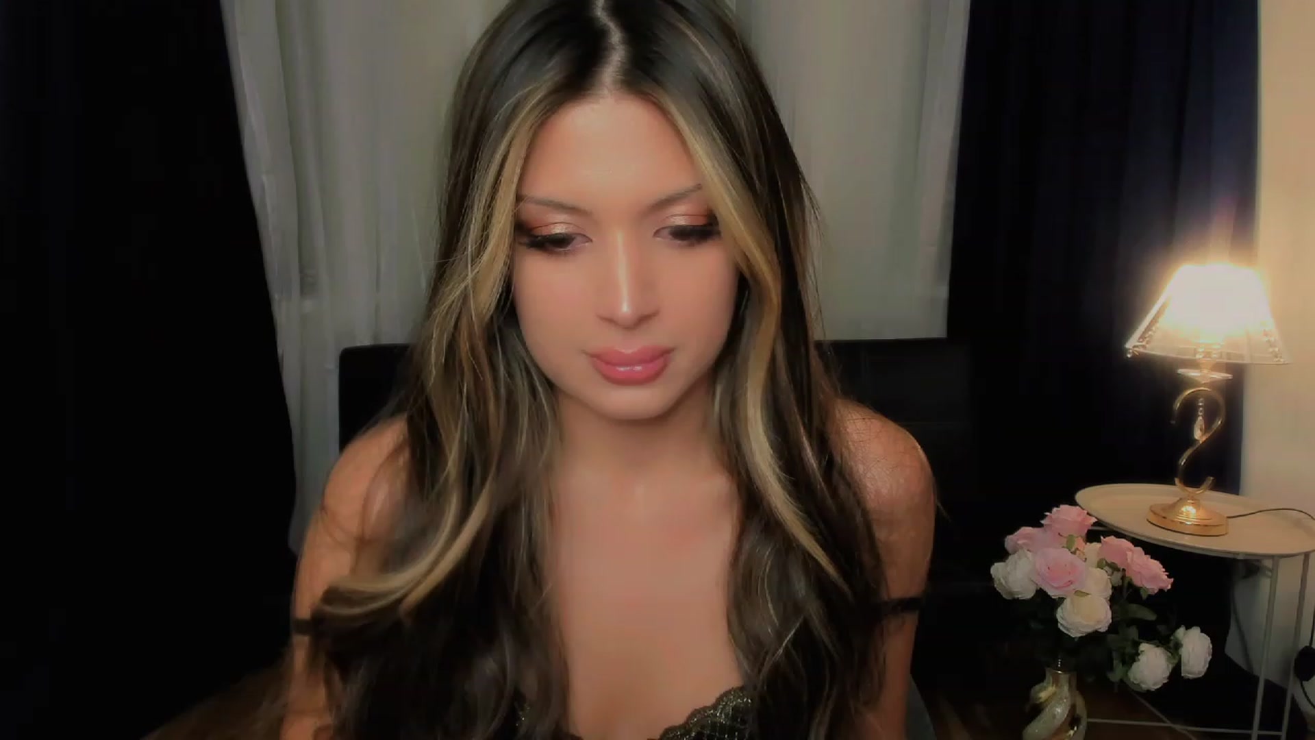 Gallery image thumbnail from Angel_on_Duty's myfreecams stream on, 09/12/2023, 22:51 image 12 of 20
