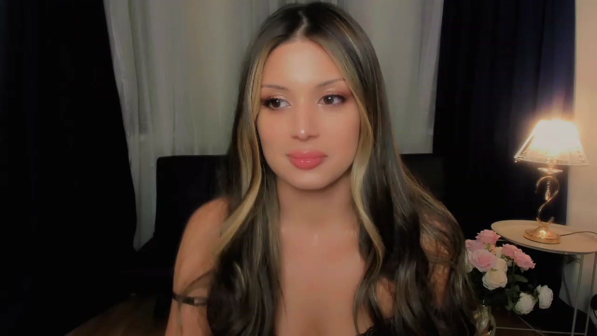 Gallery image thumbnail from Angel_on_Duty's myfreecams stream on, 09/12/2023, 22:51 image 3 of 20