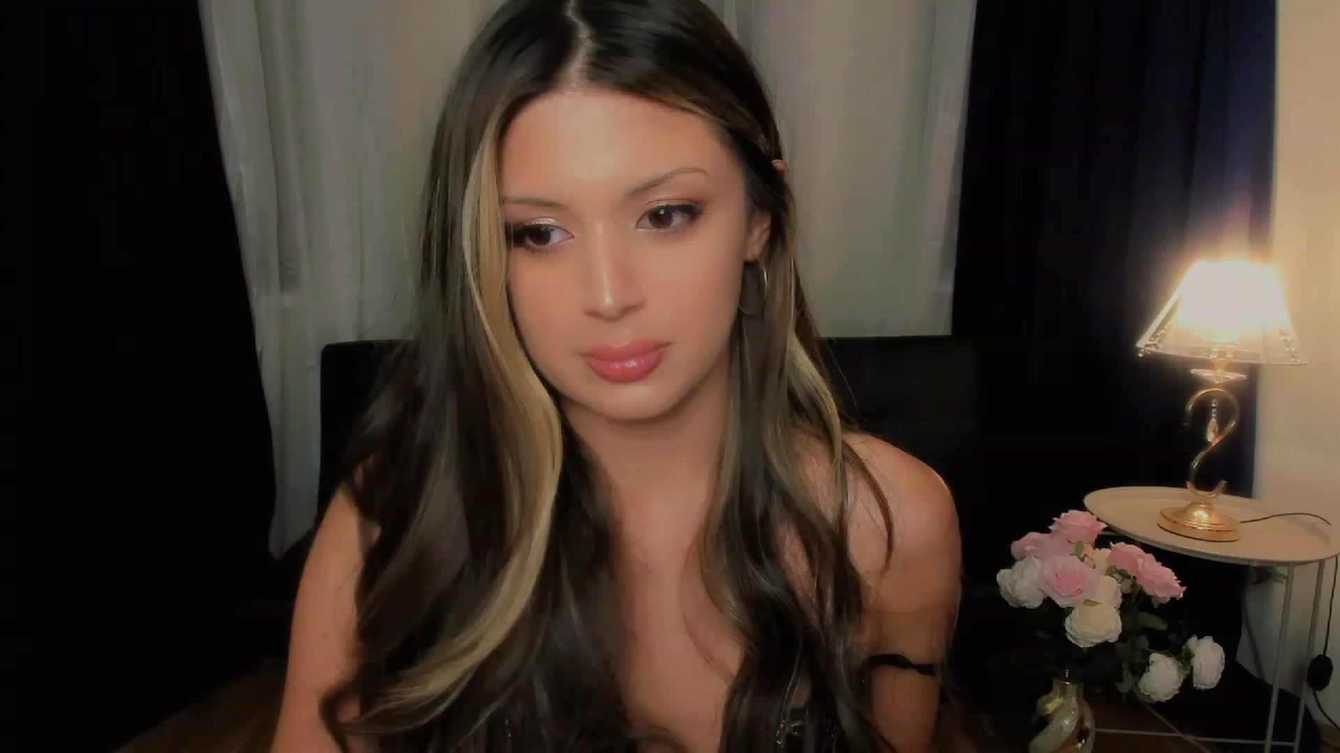 Gallery image thumbnail from Angel_on_Duty's myfreecams stream on, 09/13/2023, 02:08 image 3 of 20