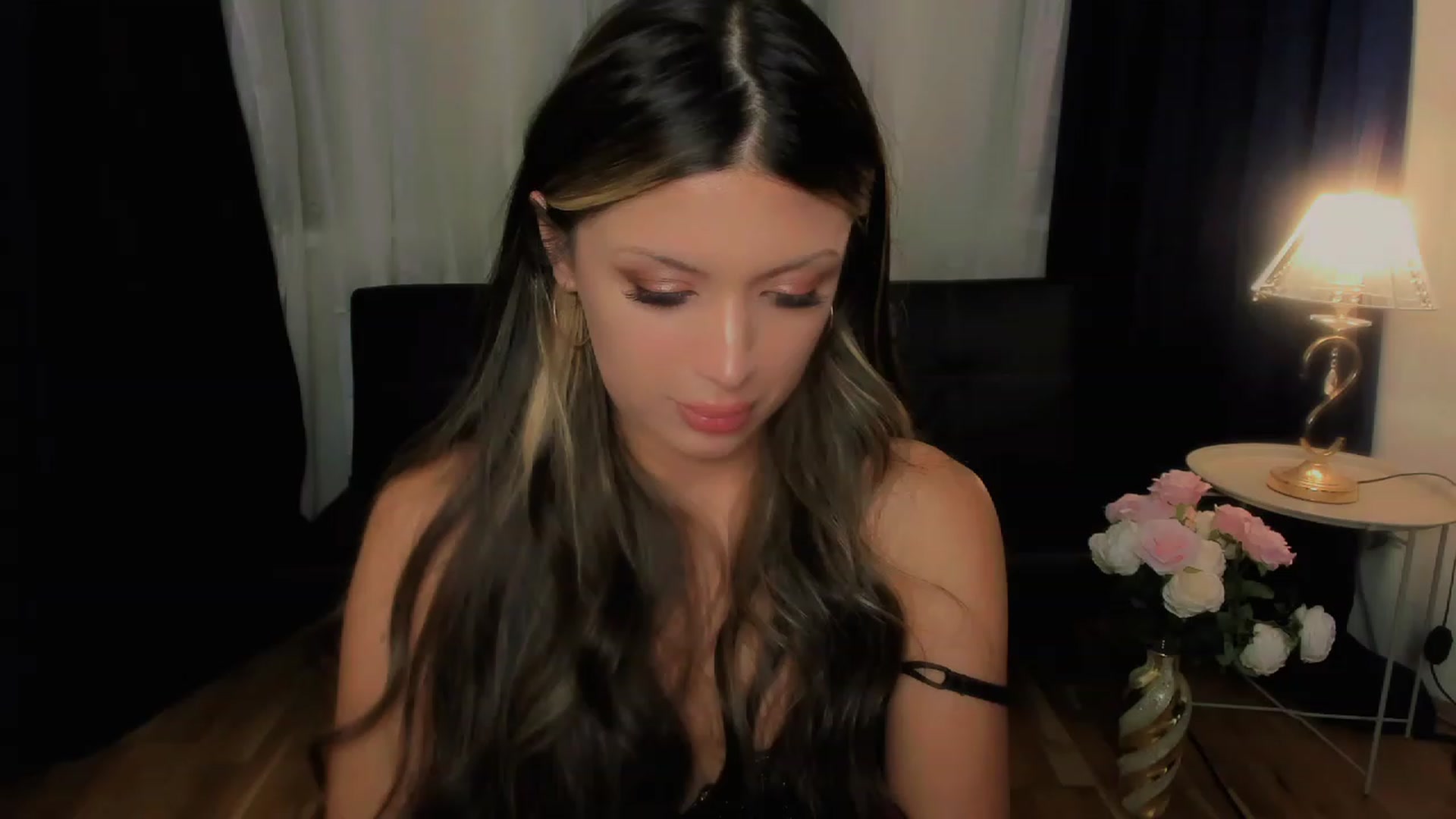 Gallery image thumbnail from Angel_on_Duty's myfreecams stream on, 09/13/2023, 02:08 image 18 of 20