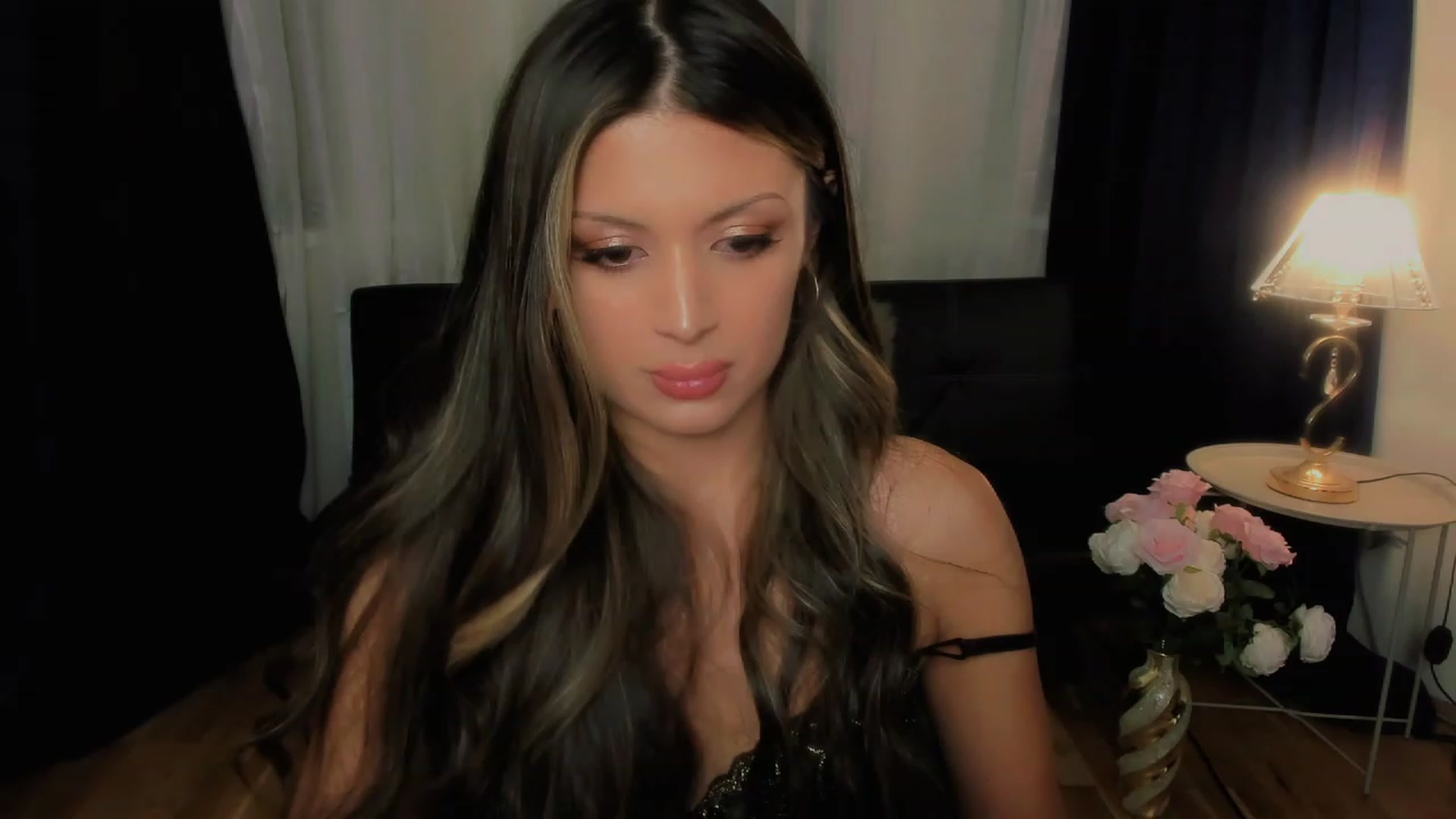 Gallery image thumbnail from Angel_on_Duty's myfreecams stream on, 09/13/2023, 02:08 image 15 of 20