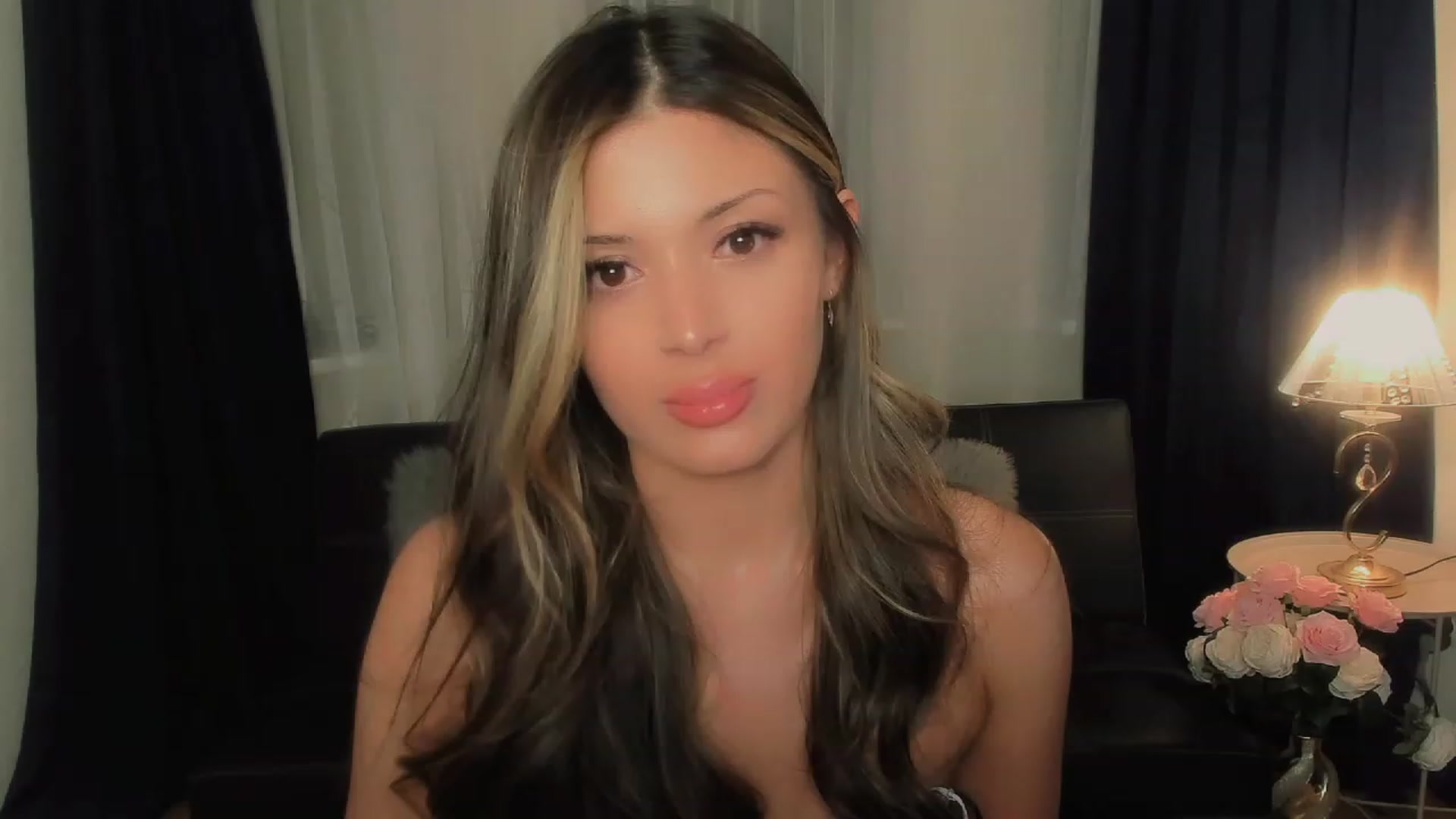 Gallery image thumbnail from Angel_on_Duty's myfreecams stream on, 09/18/2023, 20:41 image 16 of 20
