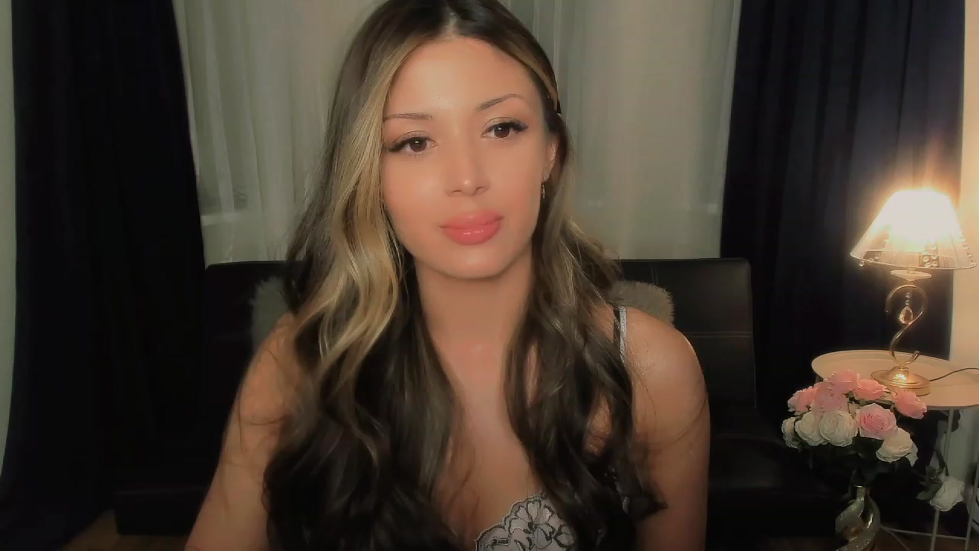 Gallery image thumbnail from Angel_on_Duty's myfreecams stream on, 09/18/2023, 20:41 image 5 of 20