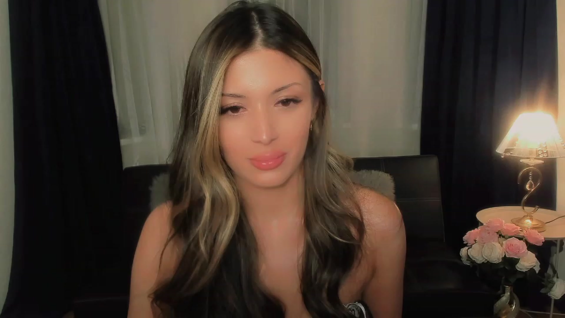 Gallery image thumbnail from Angel_on_Duty's myfreecams stream on, 09/18/2023, 20:41 image 19 of 20