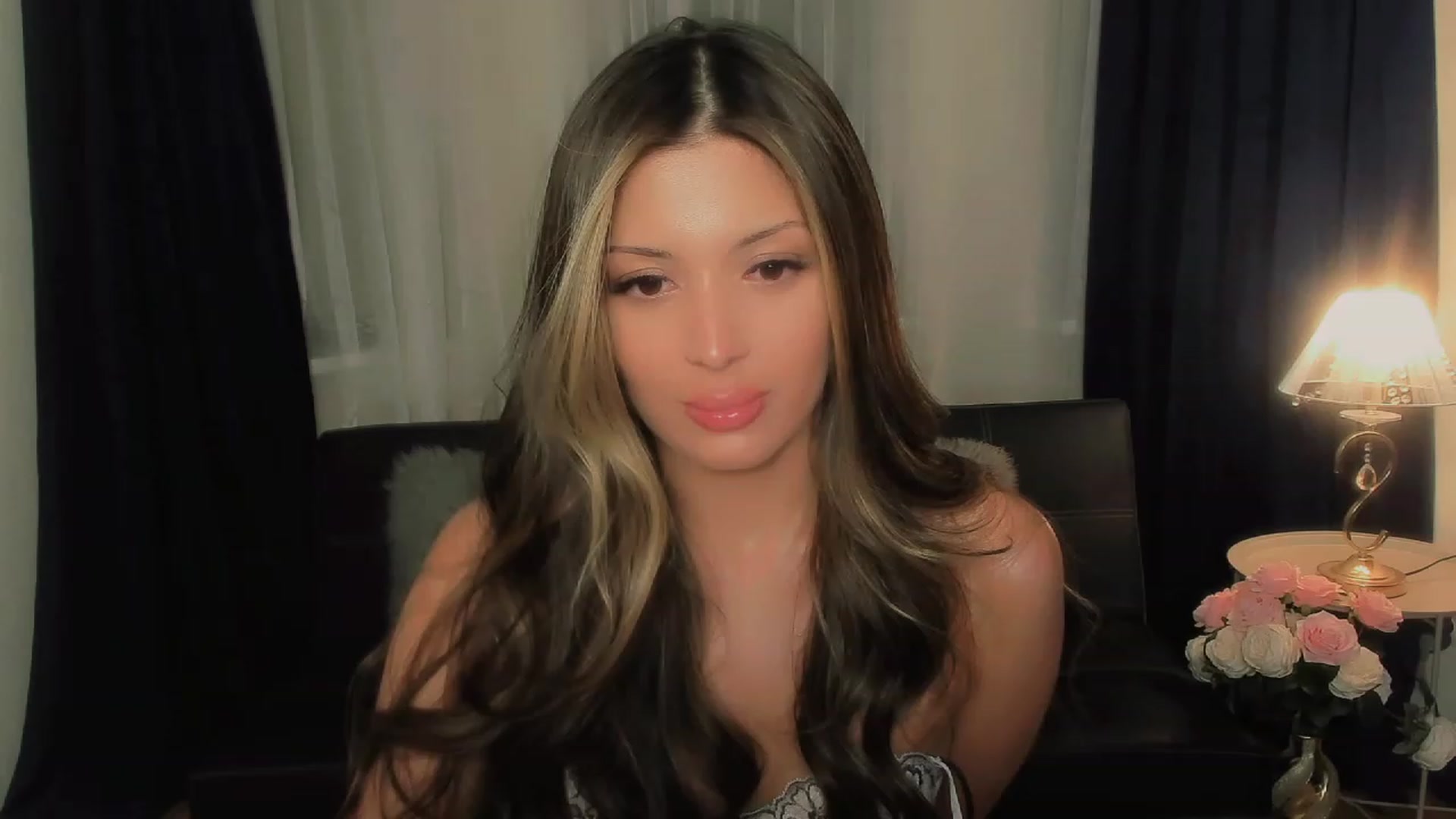 Gallery image thumbnail from Angel_on_Duty's myfreecams stream on, 09/18/2023, 20:41 image 14 of 20