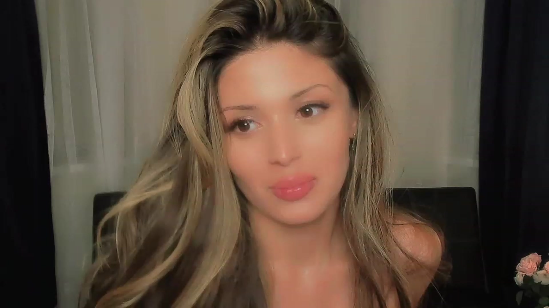 Gallery image thumbnail from Angel_on_Duty's myfreecams stream on, 09/19/2023, 24:10 image 20 of 20