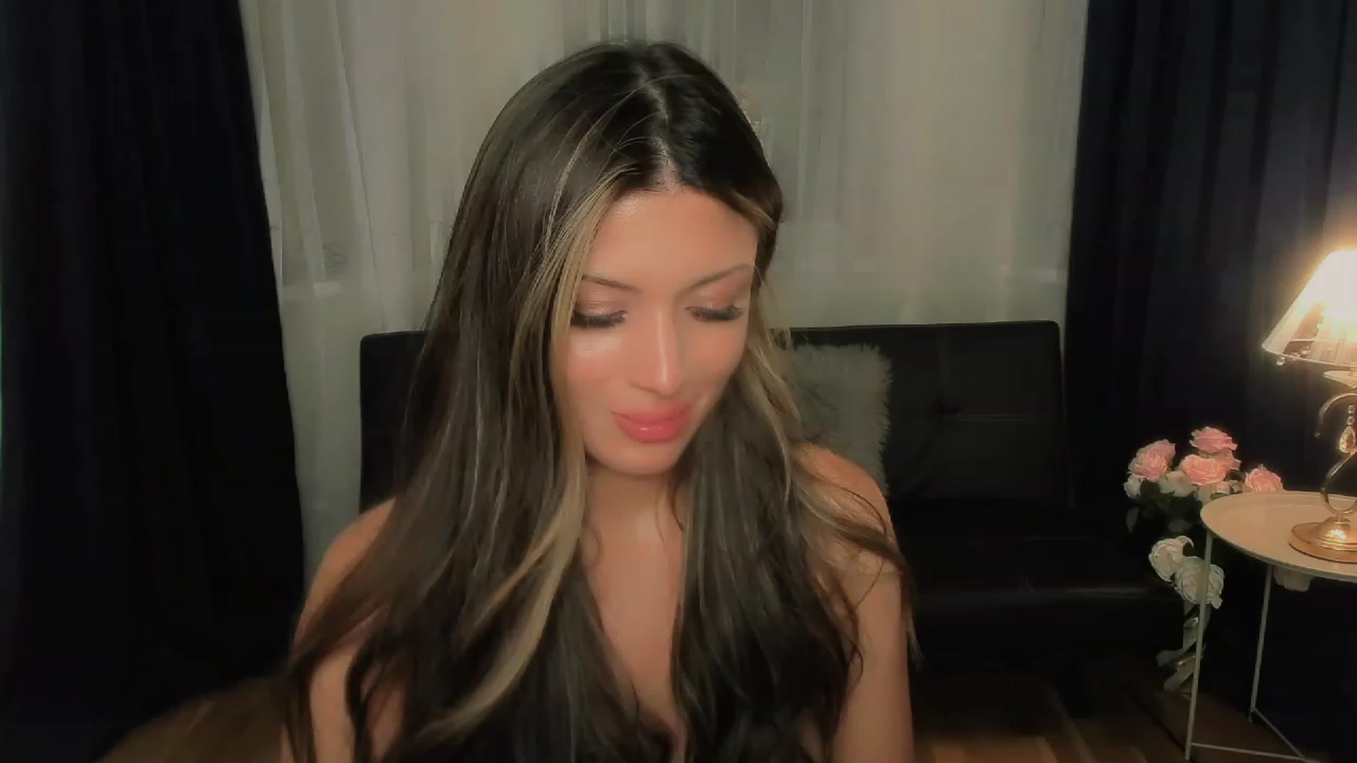 Gallery image thumbnail from Angel_on_Duty's myfreecams stream on, 09/19/2023, 01:03 image 18 of 20