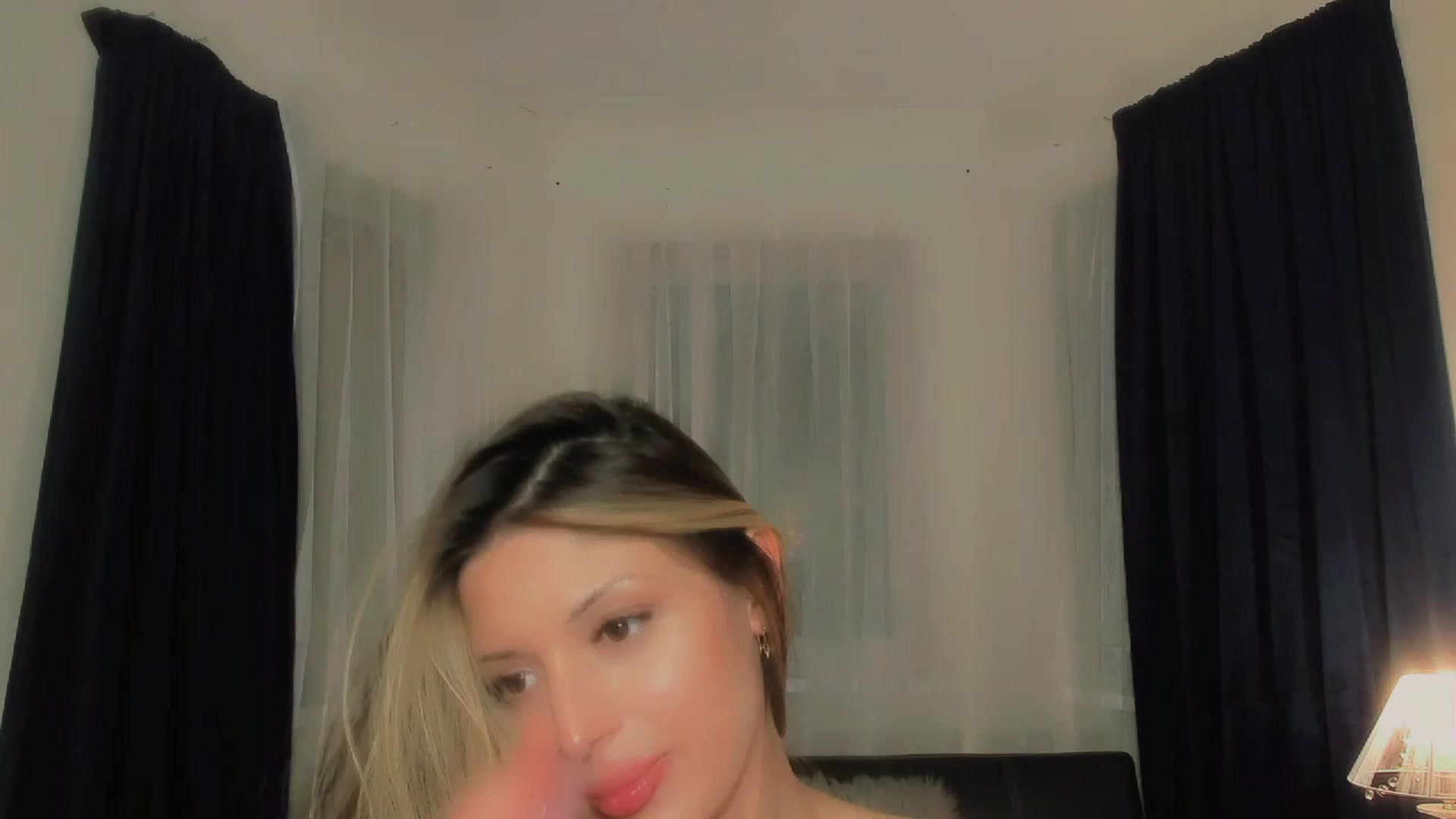 Gallery image thumbnail from Angel_on_Duty's myfreecams stream on, 09/19/2023, 01:03 image 10 of 20