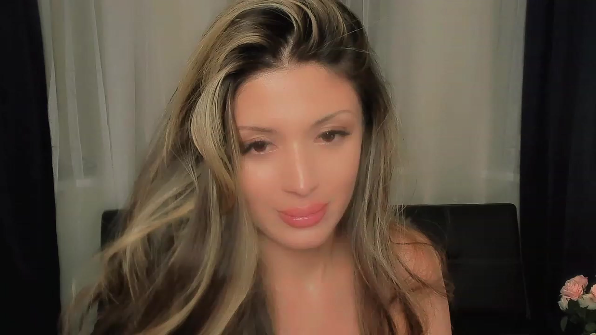 Gallery image thumbnail from Angel_on_Duty's myfreecams stream on, 09/19/2023, 01:03 image 1 of 20