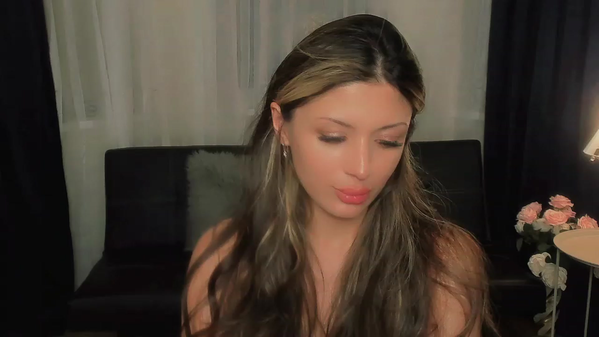 Gallery image thumbnail from Angel_on_Duty's myfreecams stream on, 09/19/2023, 06:33 image 19 of 20