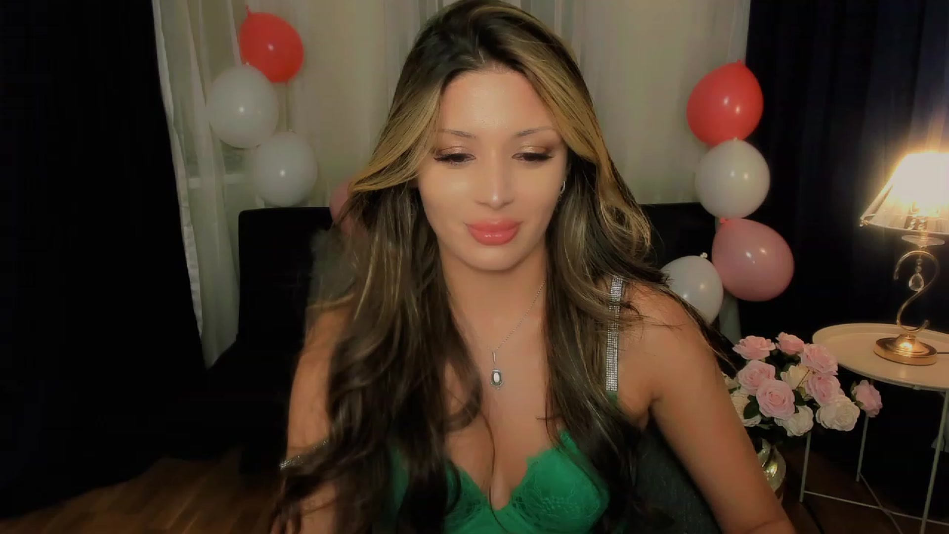 Gallery image thumbnail from Angel_on_Duty's myfreecams stream on, 09/21/2023, 01:34 image 5 of 20