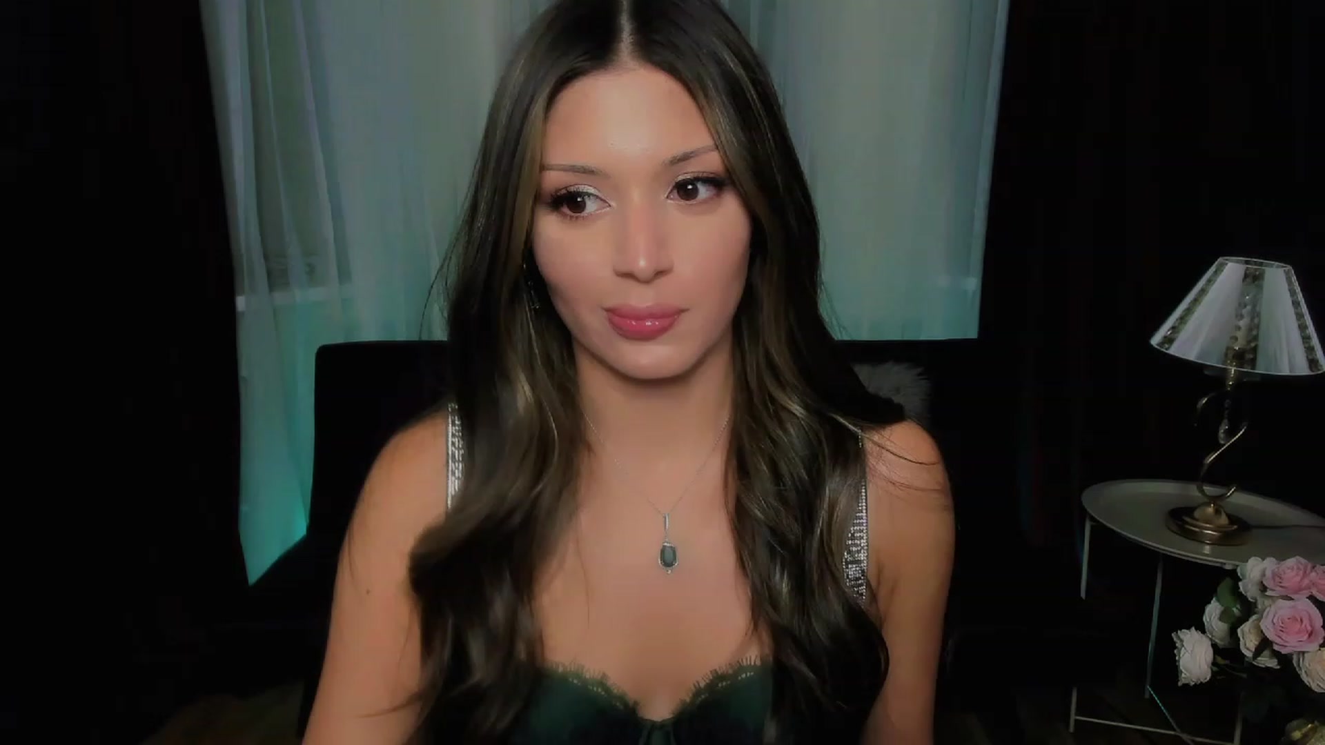 Gallery image thumbnail from Angel_on_Duty's myfreecams stream on, 10/04/2023, 20:28 image 2 of 20
