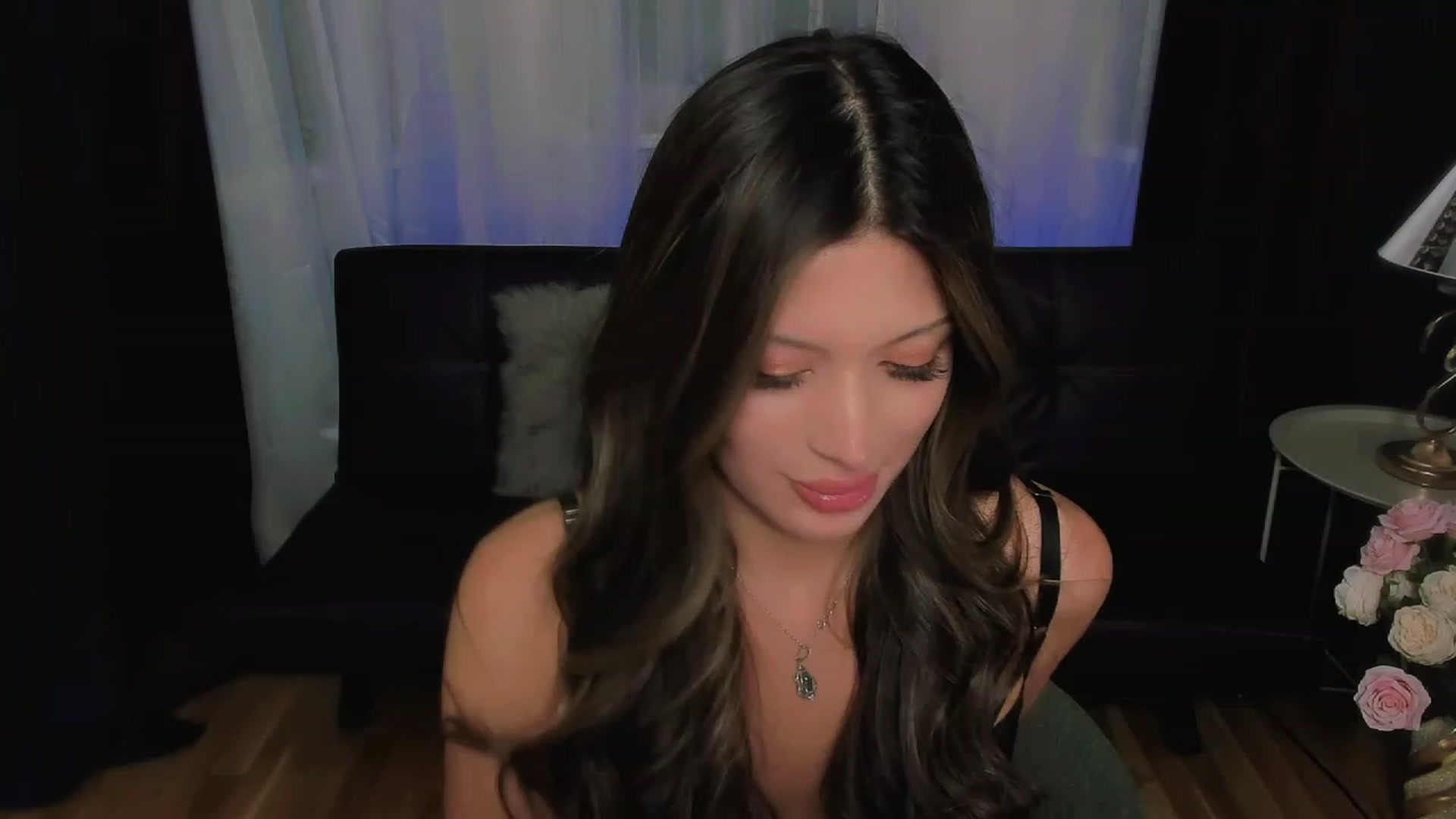 Gallery image thumbnail from Angel_on_Duty's myfreecams stream on, 10/06/2023, 21:26 image 13 of 20