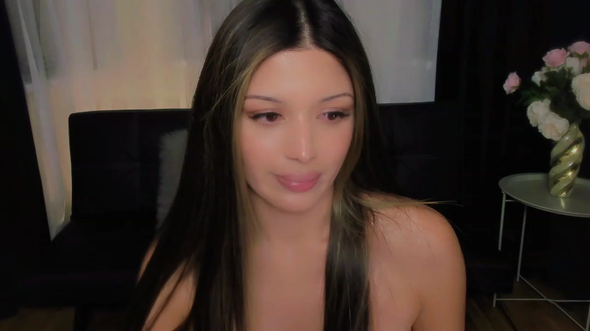 Gallery image thumbnail from Angel_on_Duty's myfreecams stream on, 10/10/2023, 22:19 image 15 of 20