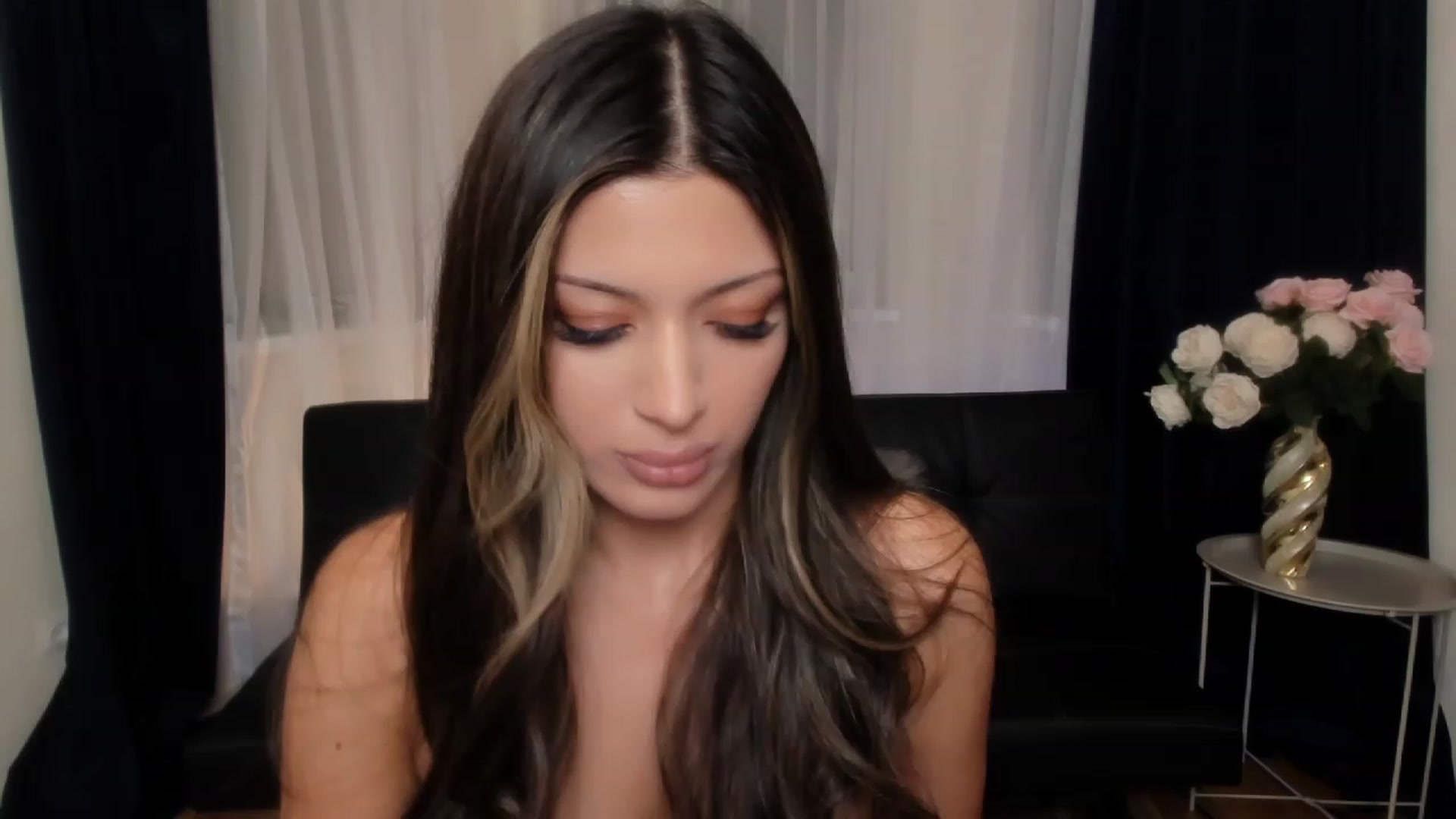 Gallery image thumbnail from Angel_on_Duty's myfreecams stream on, 10/12/2023, 21:50 image 6 of 20