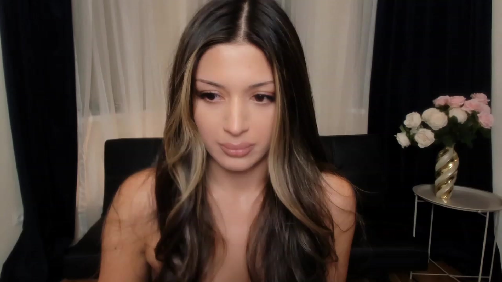 Gallery image thumbnail from Angel_on_Duty's myfreecams stream on, 10/12/2023, 21:50 image 4 of 20