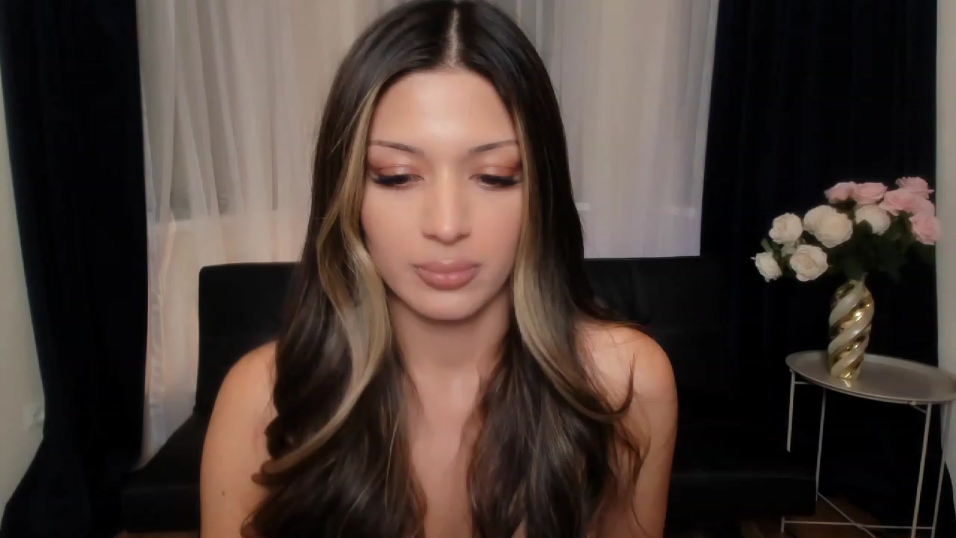 Gallery image thumbnail from Angel_on_Duty's myfreecams stream on, 10/12/2023, 21:50 image 17 of 20