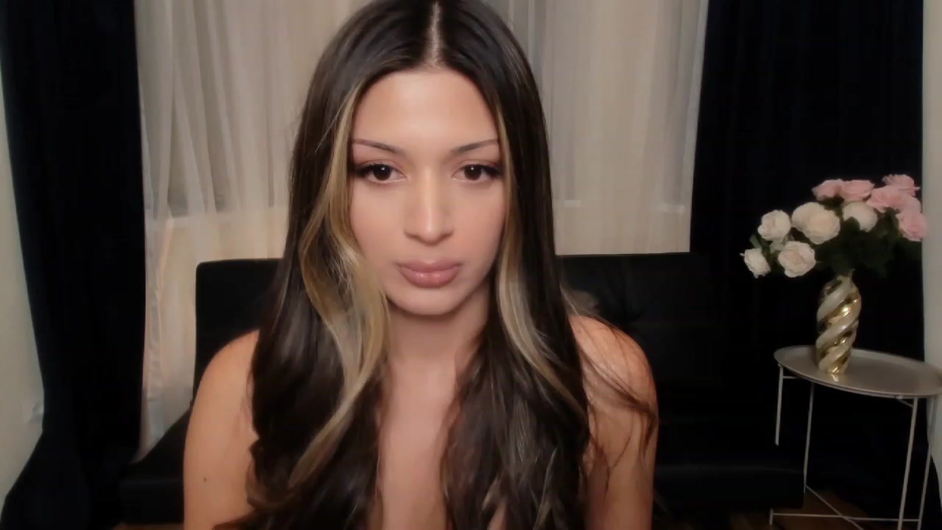 Gallery image thumbnail from Angel_on_Duty's myfreecams stream on, 10/12/2023, 21:50 image 15 of 20