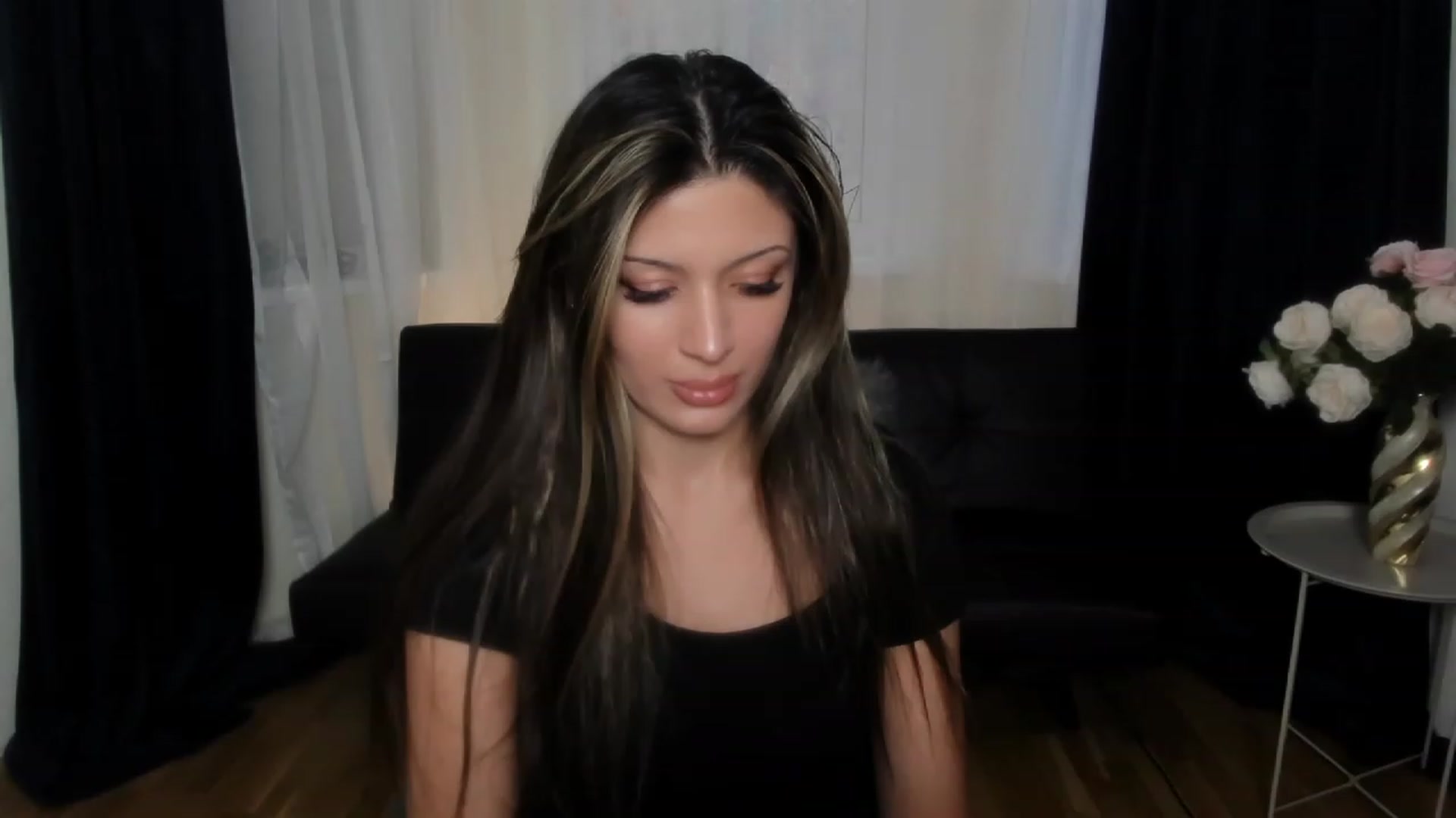 Gallery image thumbnail from Angel_on_Duty's myfreecams stream on, 10/16/2023, 05:06 image 15 of 20