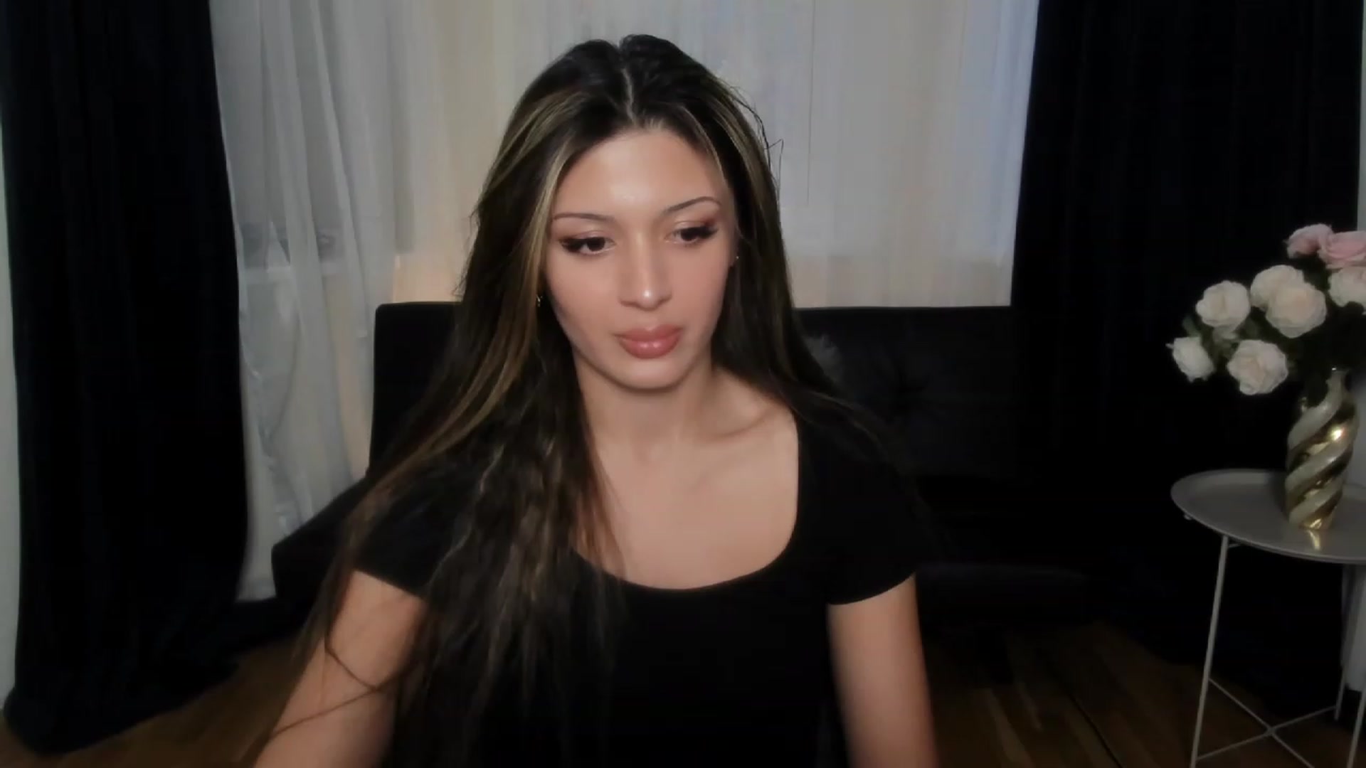 Gallery image thumbnail from Angel_on_Duty's myfreecams stream on, 10/16/2023, 05:06 image 5 of 20