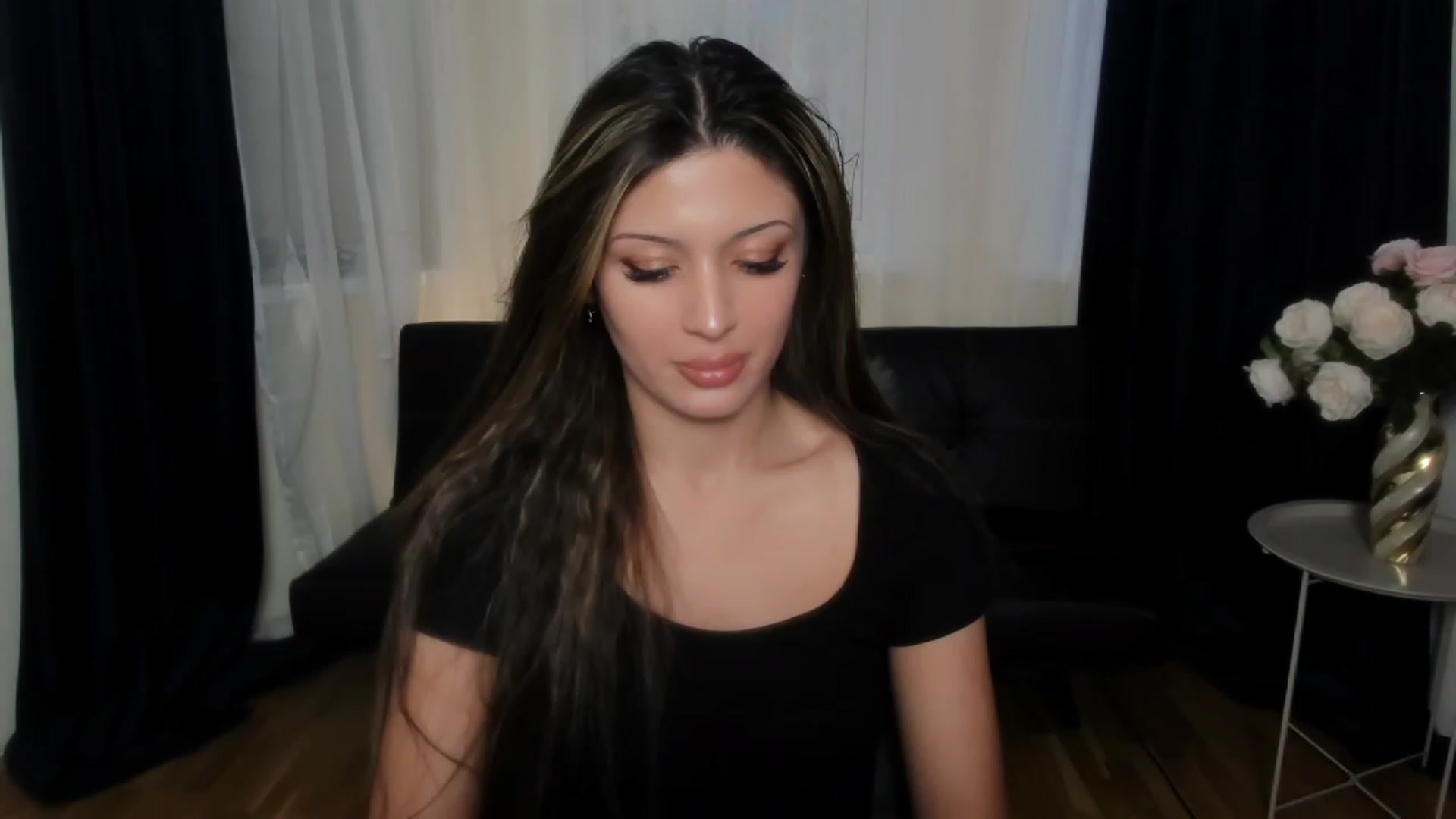Gallery image thumbnail from Angel_on_Duty's myfreecams stream on, 10/16/2023, 05:06 image 4 of 20